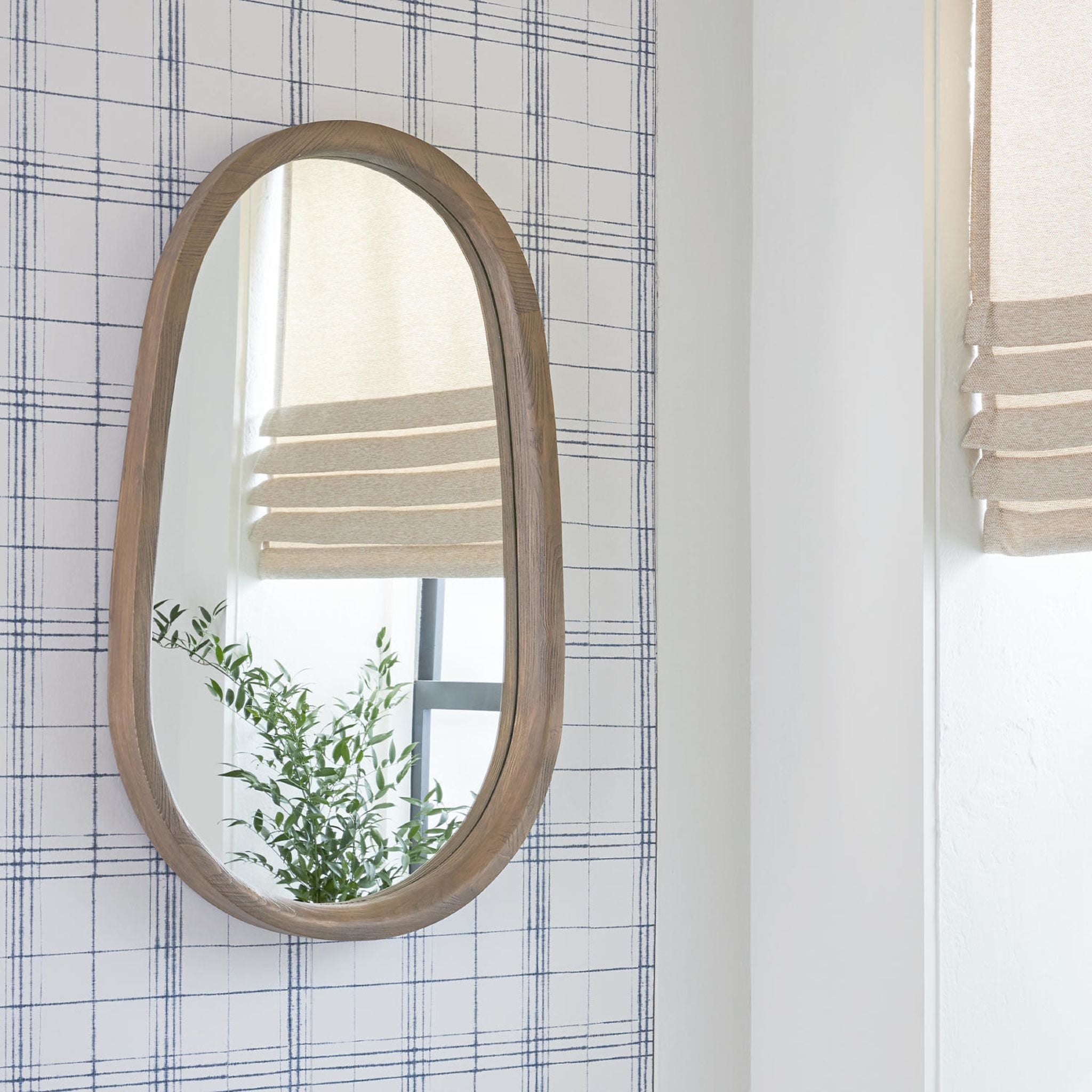 Aarilynn Accent Mirror 24.00" x 39.00" - Image 2