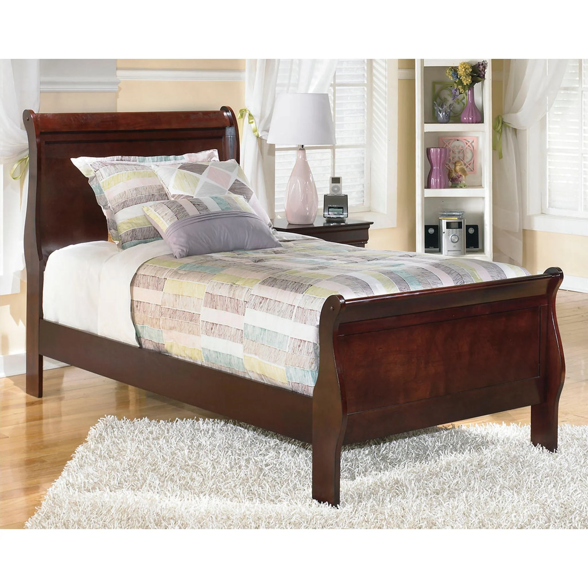 Alisdair Sleigh Bed - Dark Brown - Image 6