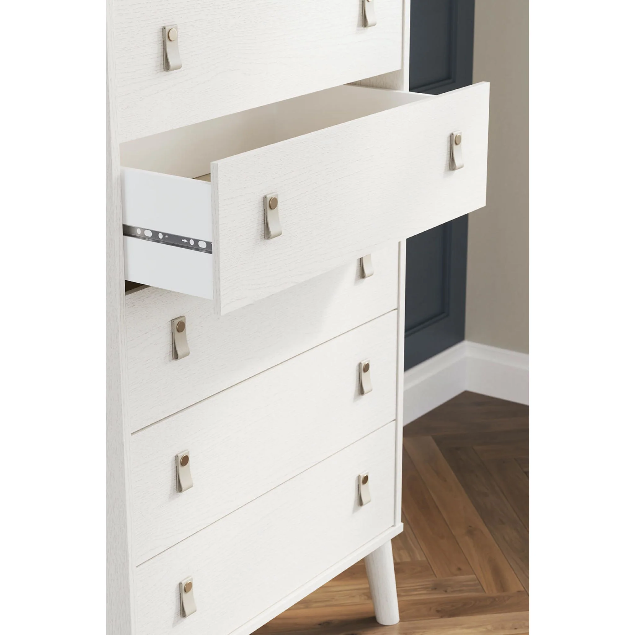 Aprilyn Chest - White - Image 6