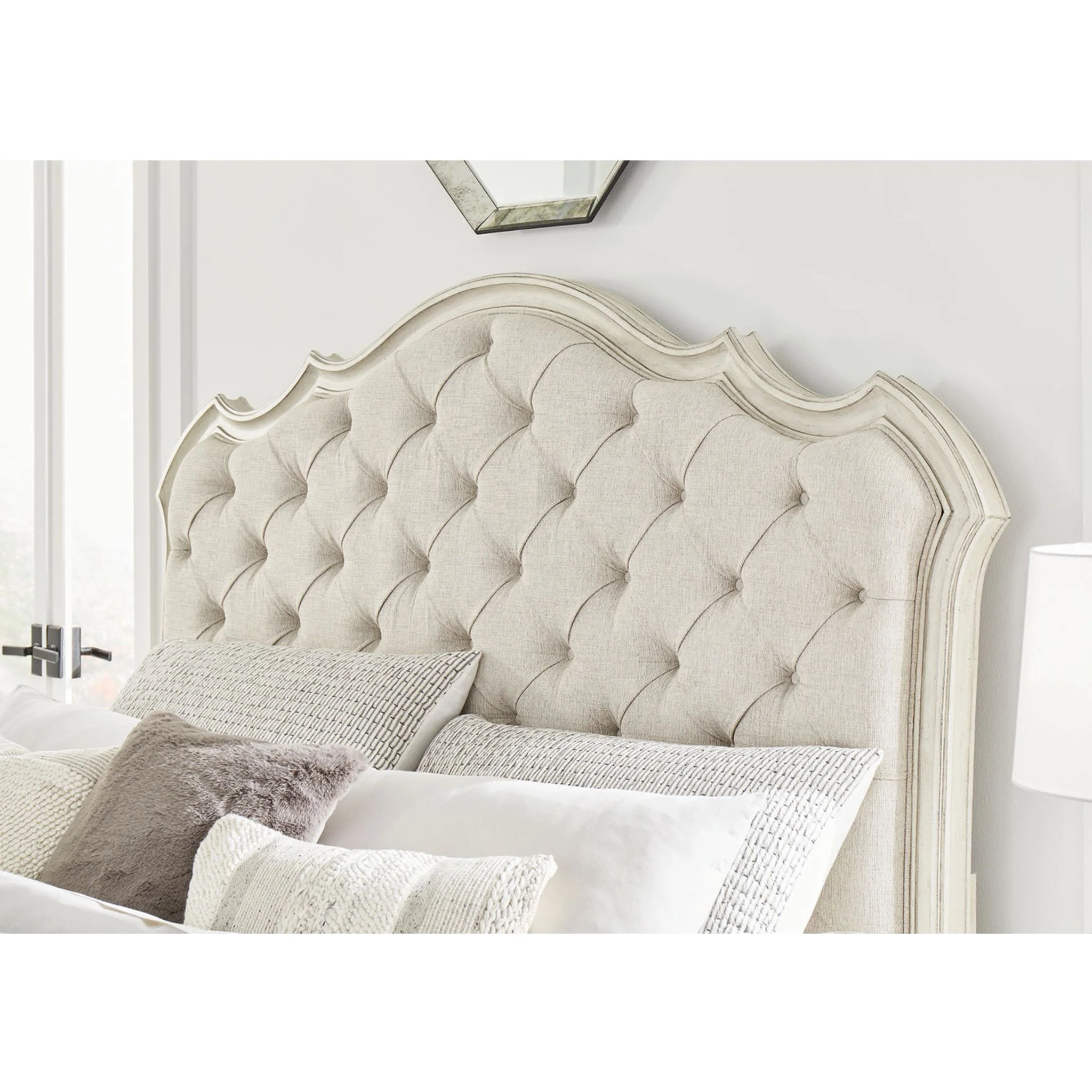 Arlendyne Upholstered Bed - Antique White - Image 9