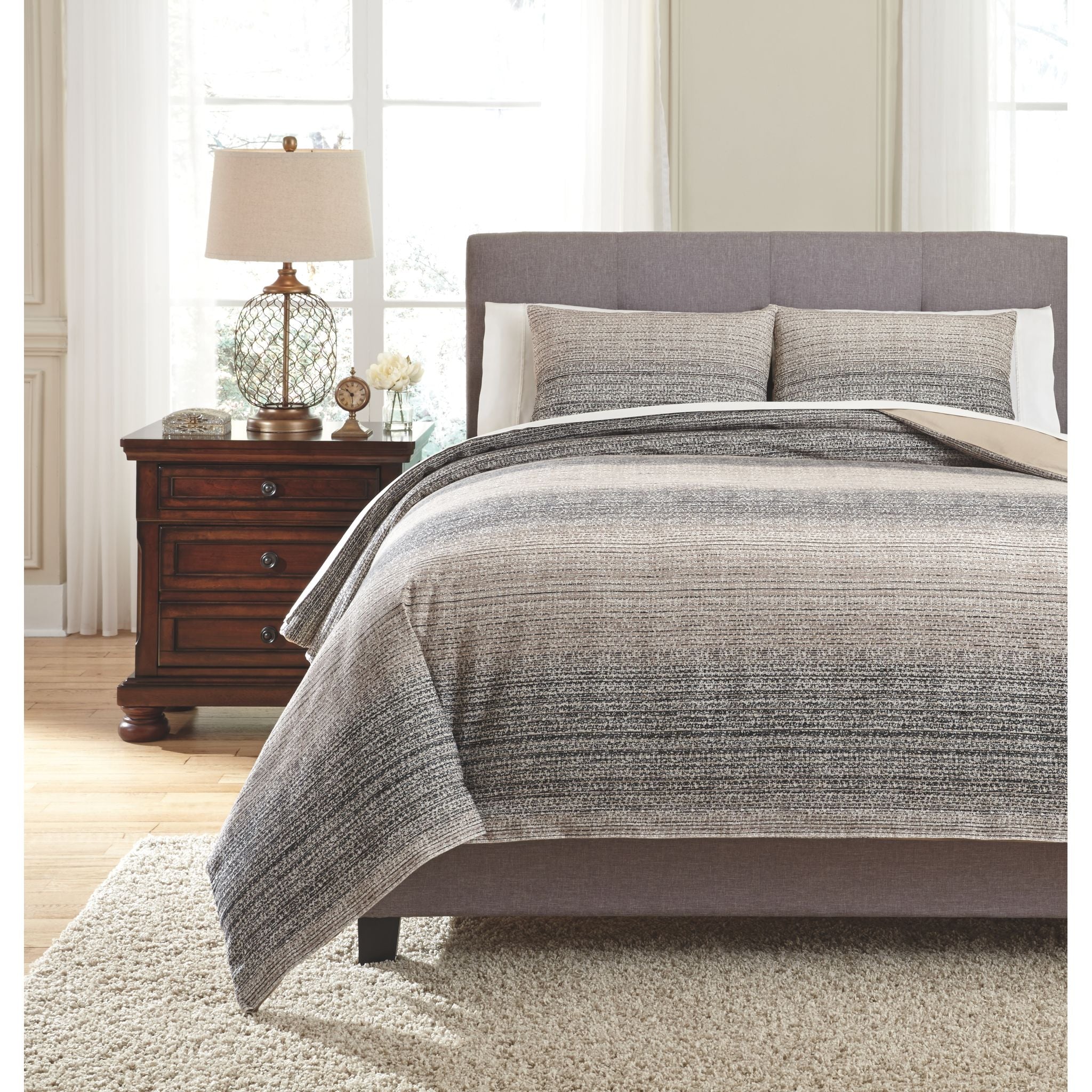 Arturo 3 Piece Duvet Set - Image 3