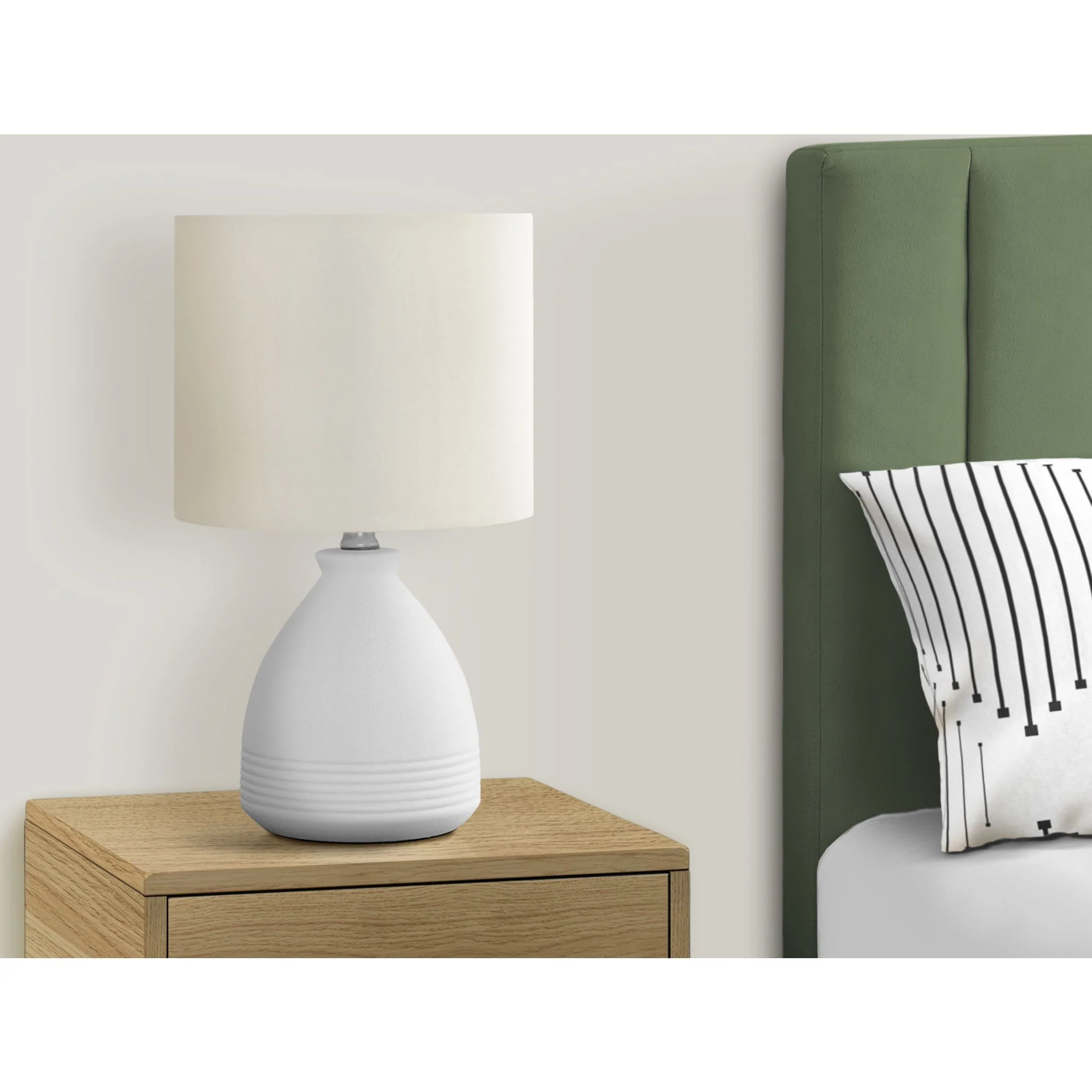 Atlas Table Lamp 16.50" - Image 2
