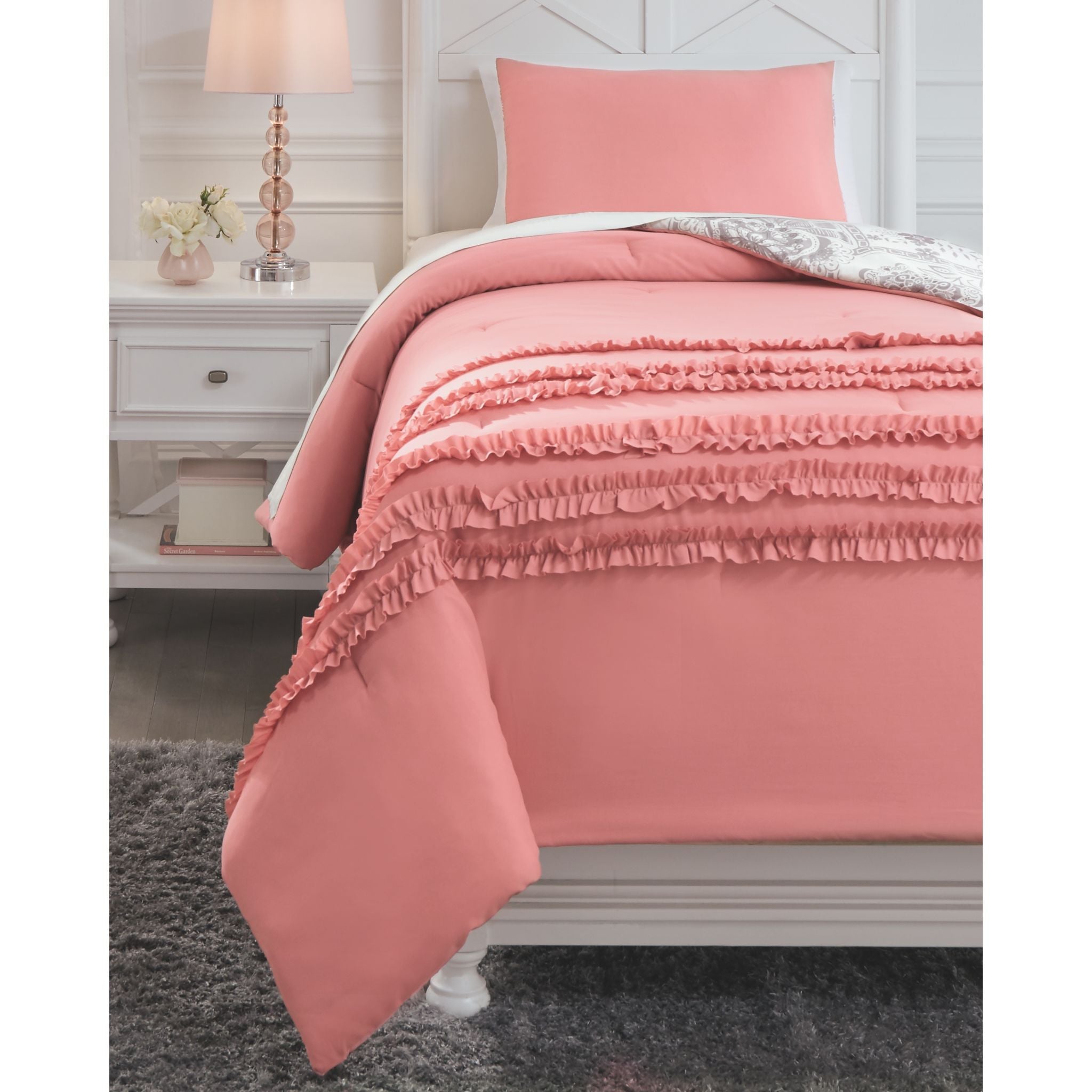 Avaleigh Comforter Set - Image 2