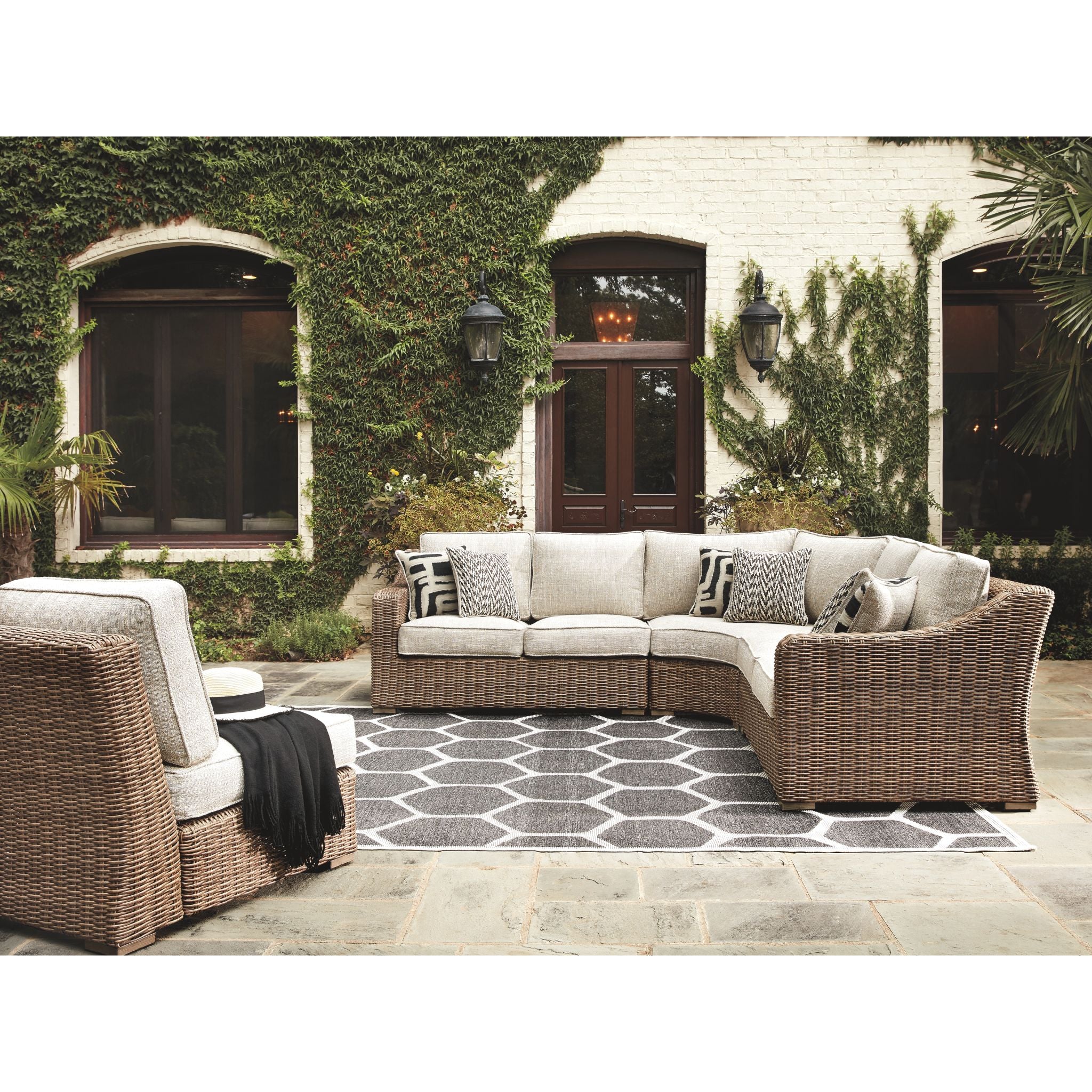 Beachcroft 5 Piece Outdoor Modular Seating - Image 2