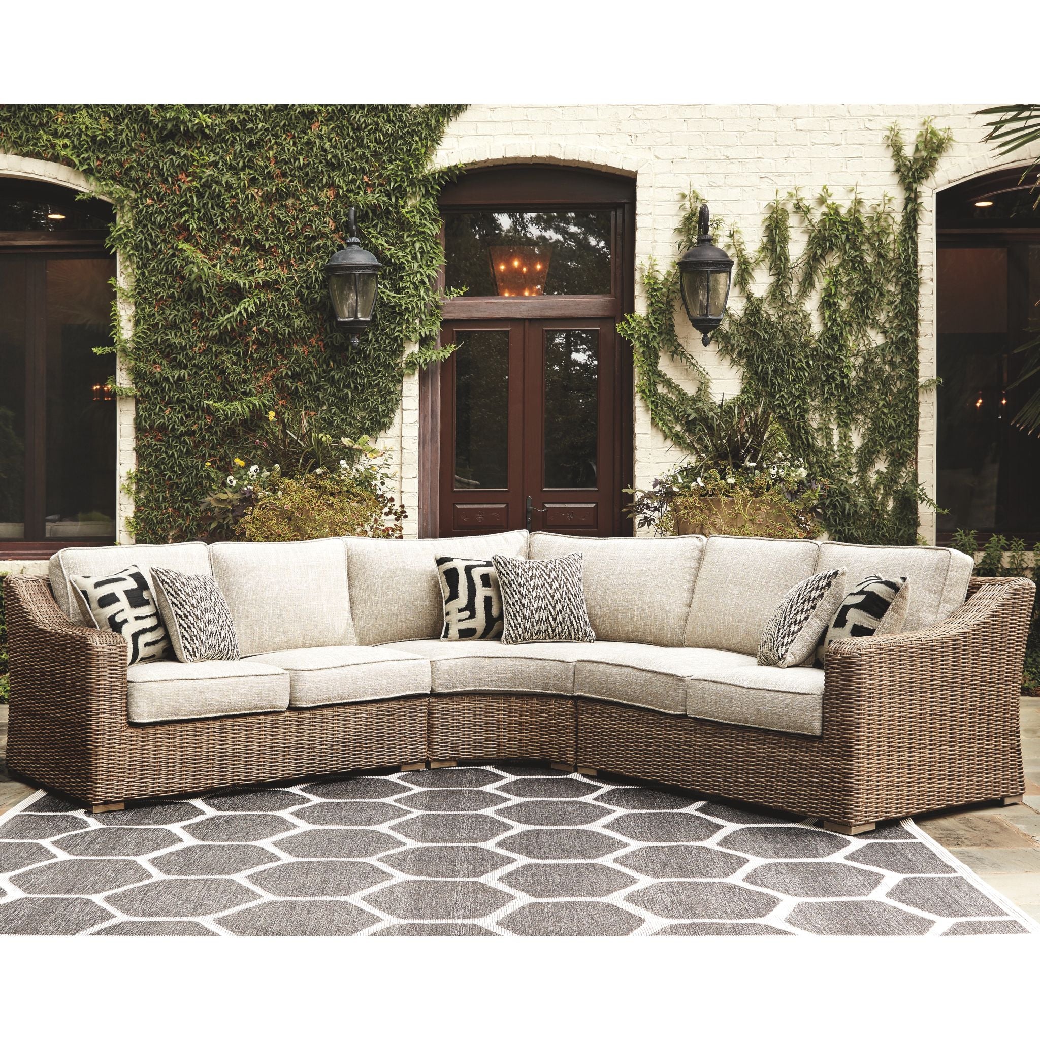Beachcroft Outdoor Corner Chair with Cushion - White/Beige - Image 4