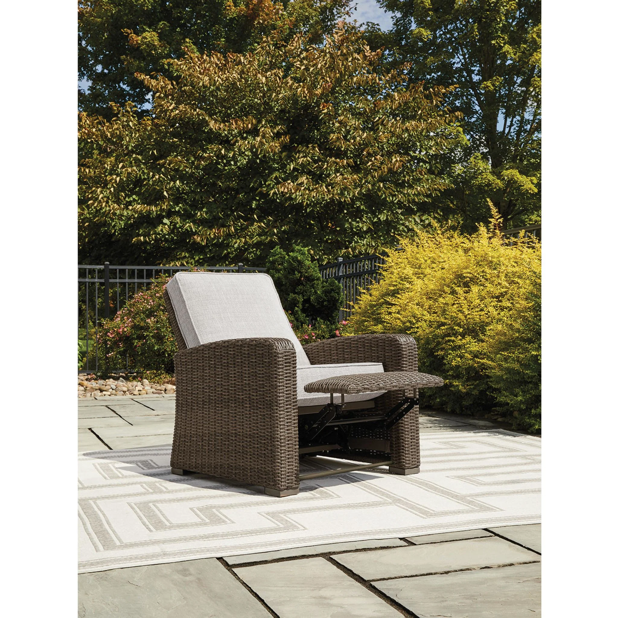 Beachcroft Outdoor Recliner - Beige - Image 8