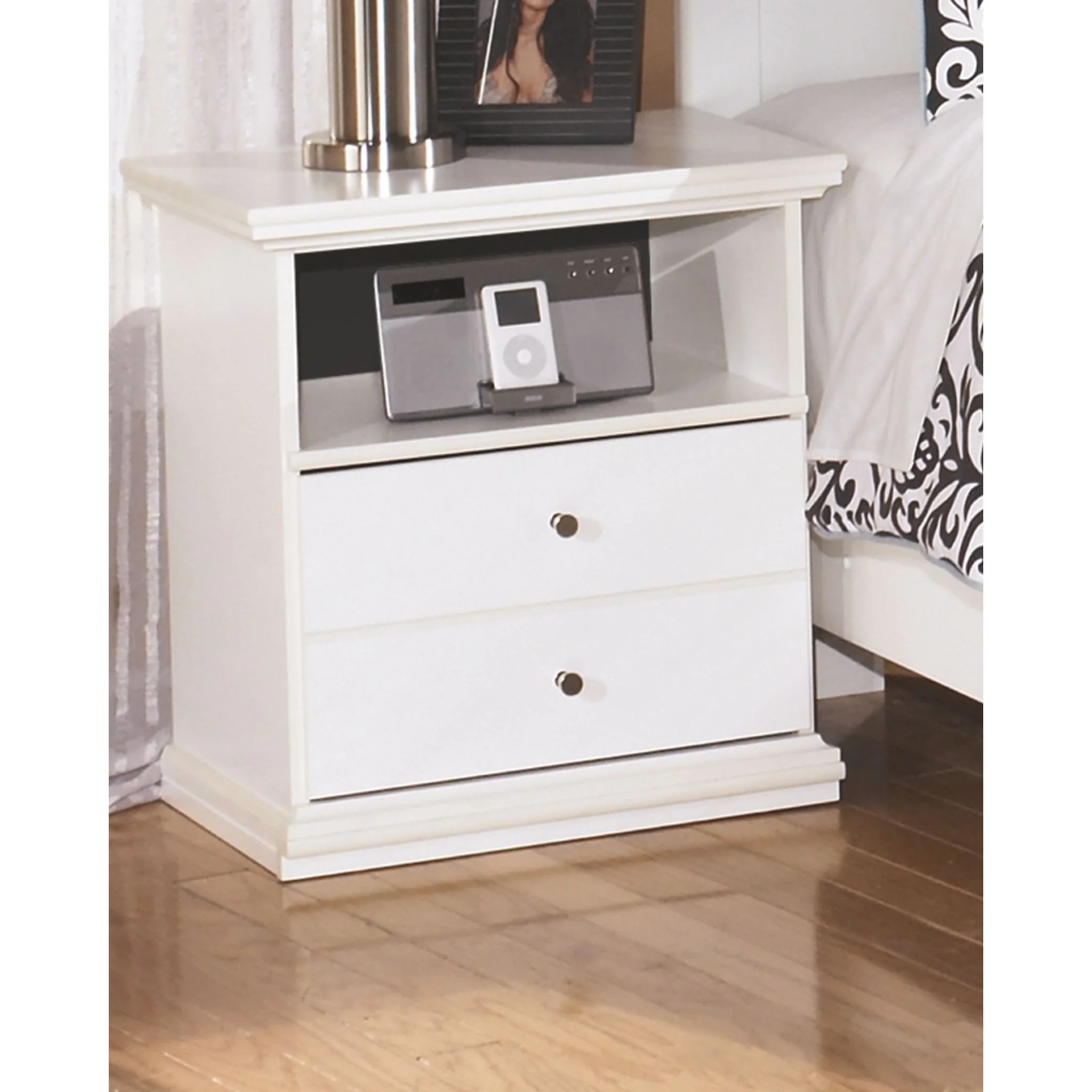 Bostwick Shoals 5 Piece Queen Panel Bedroom - White - Image 4