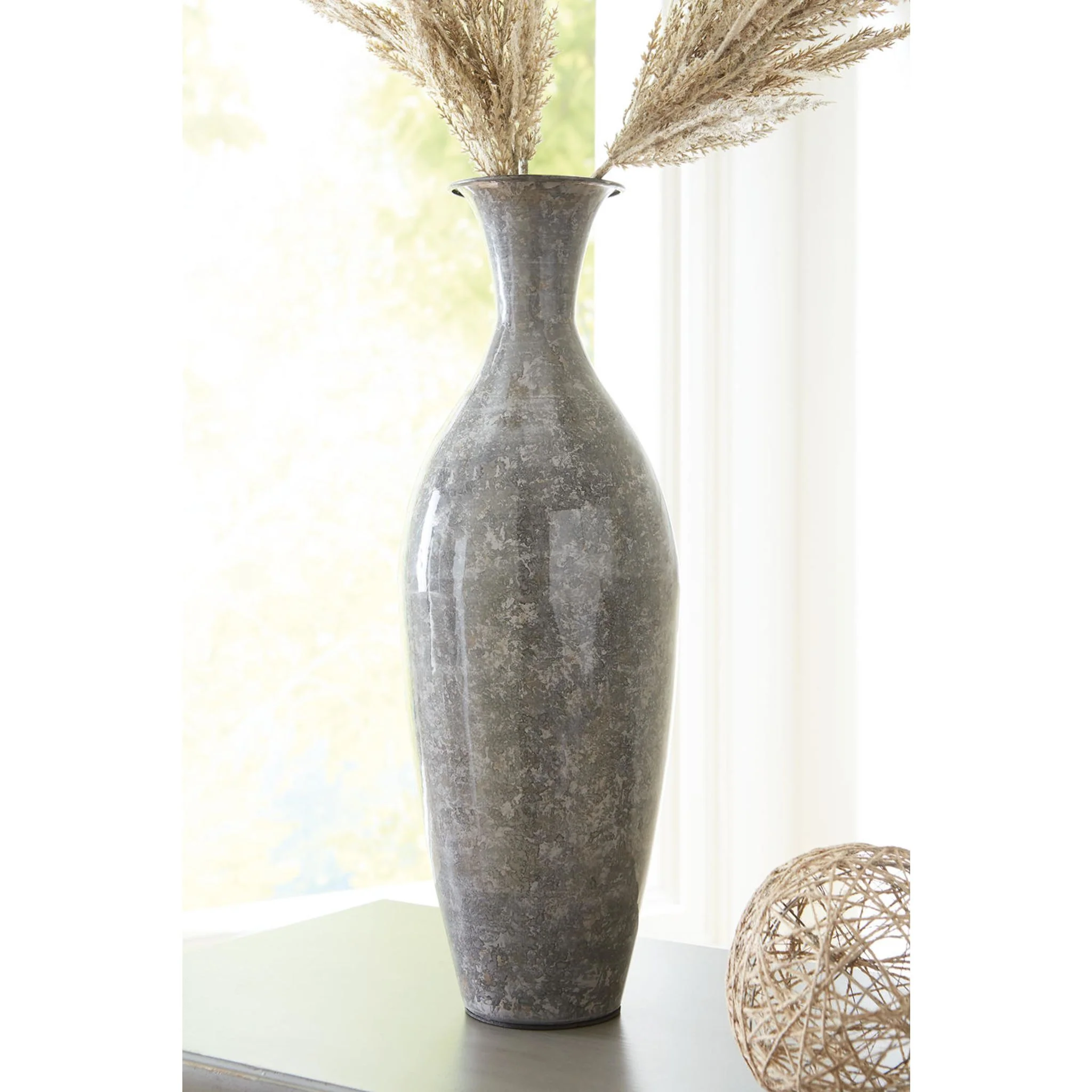 Brockwich Vase - Image 2