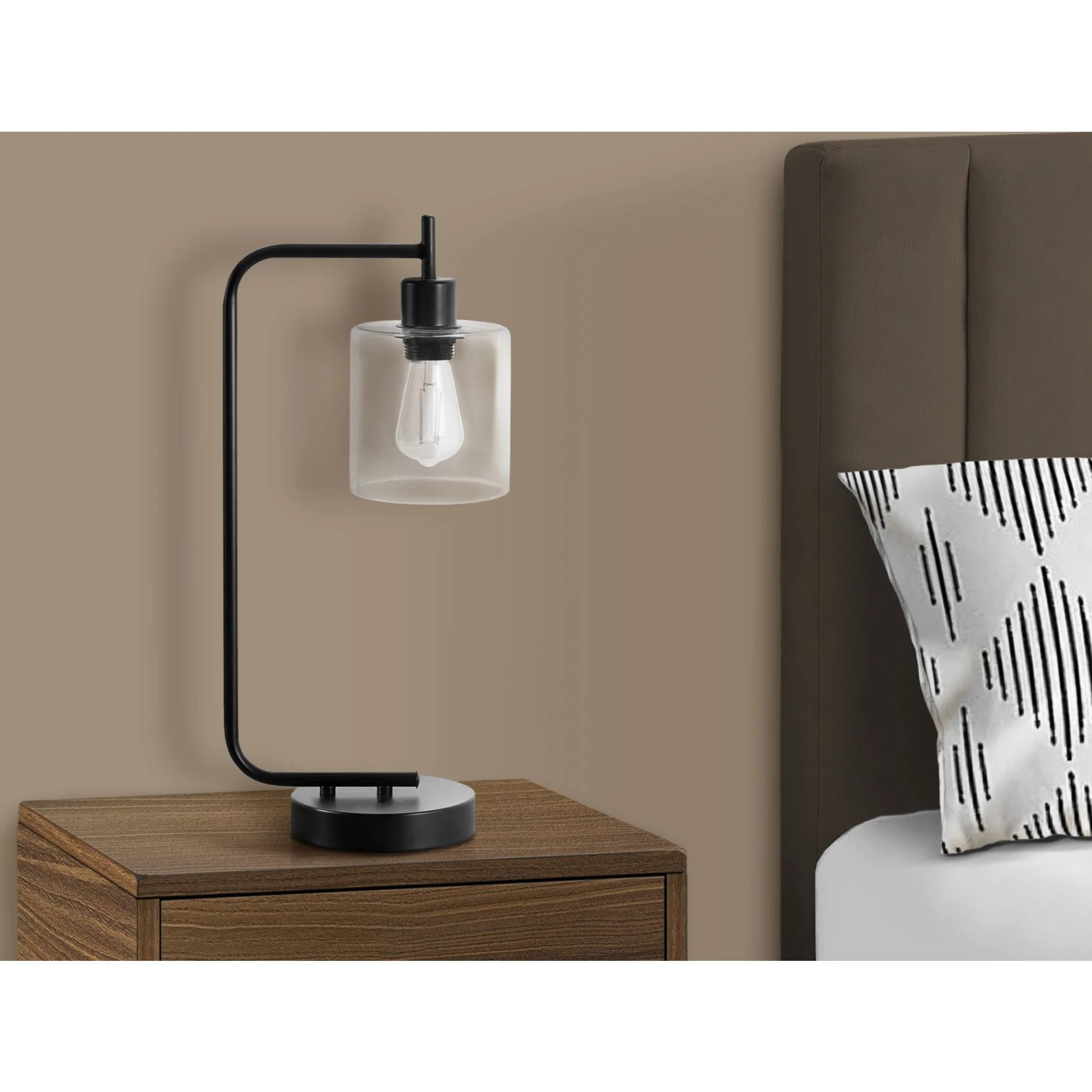 Bronwyn Table Lamp 19.75" - Image 2