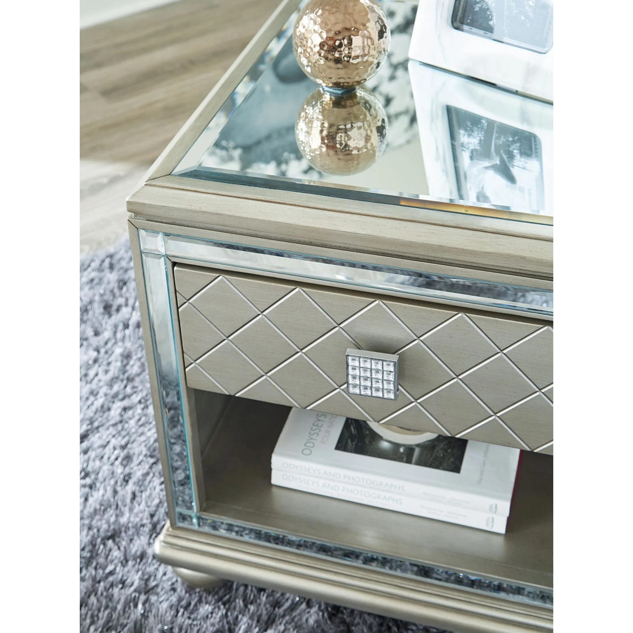 Chevanna End Table - Platinum - Image 13