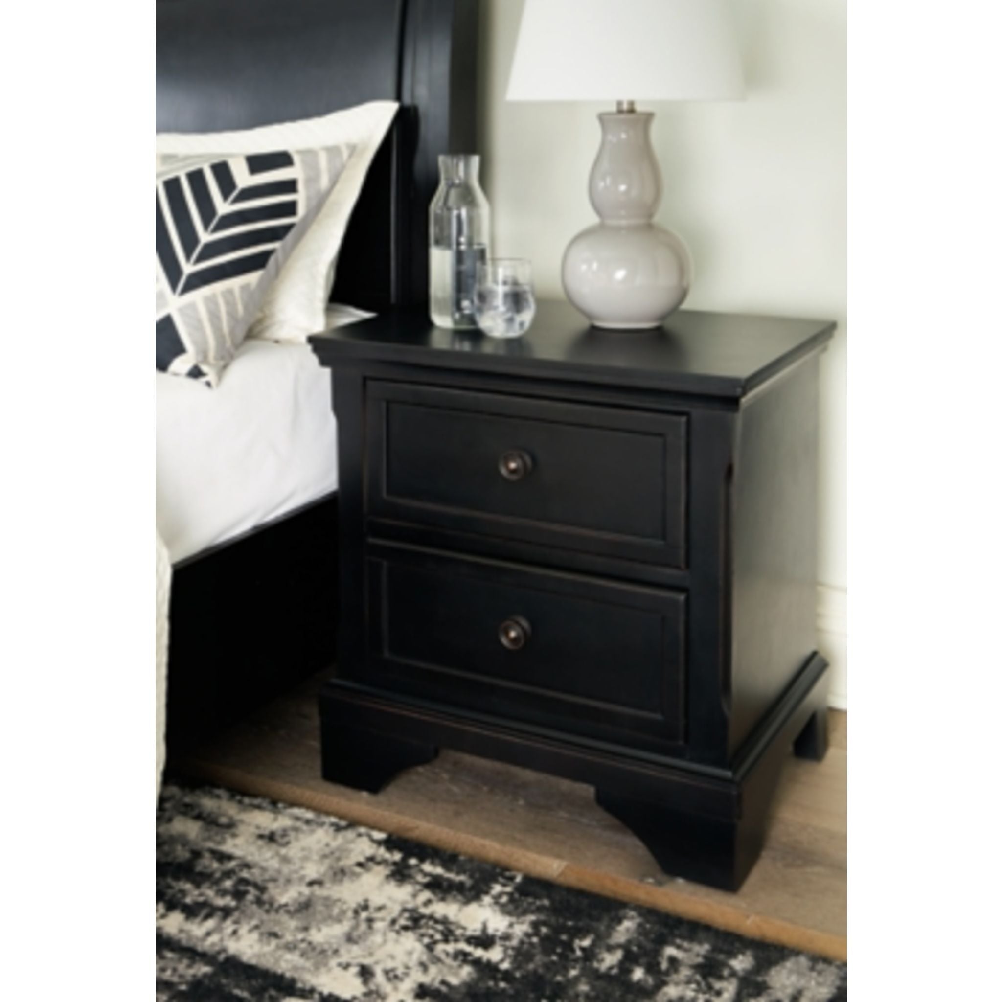Chylanta Nightstand - Black - Image 10