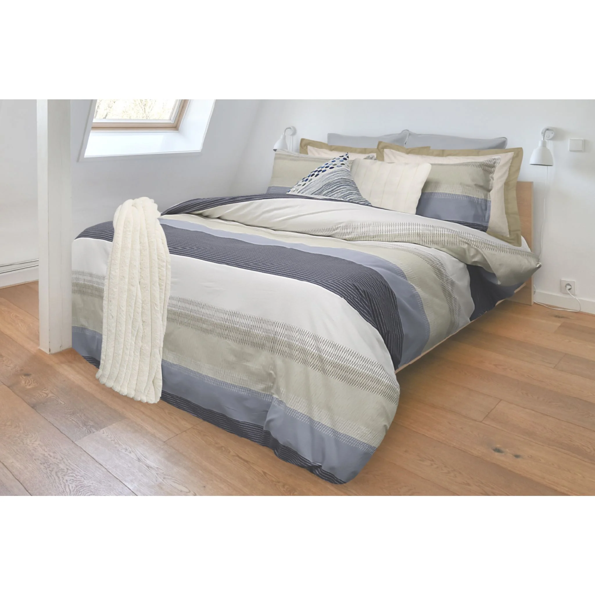 Daine 3 Piece Duvet Set - Full/Queen - Image 11