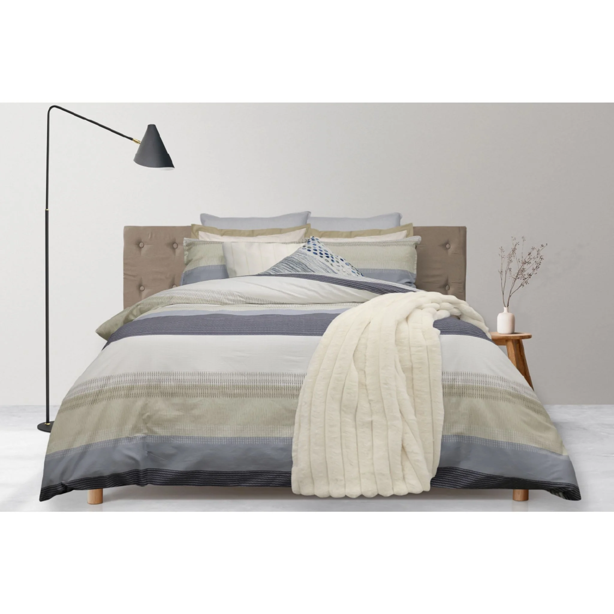 Daine 3 Piece Duvet Set - Full/Queen - Image 2