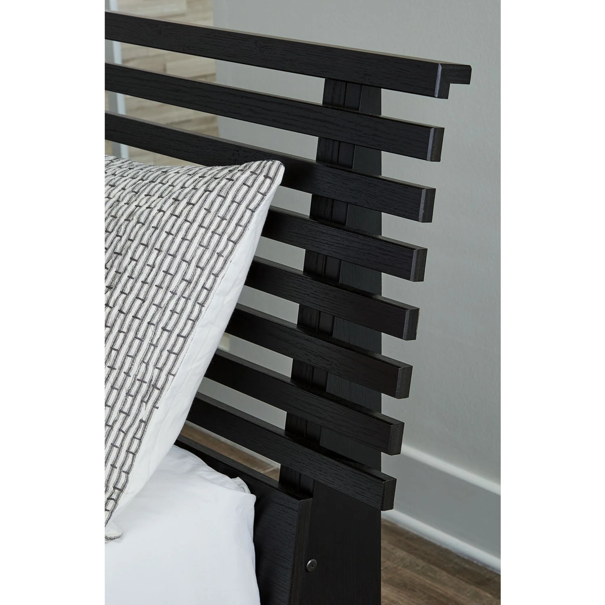 Danziar 6 Piece Slat Platform Bedroom - Black - Image 13