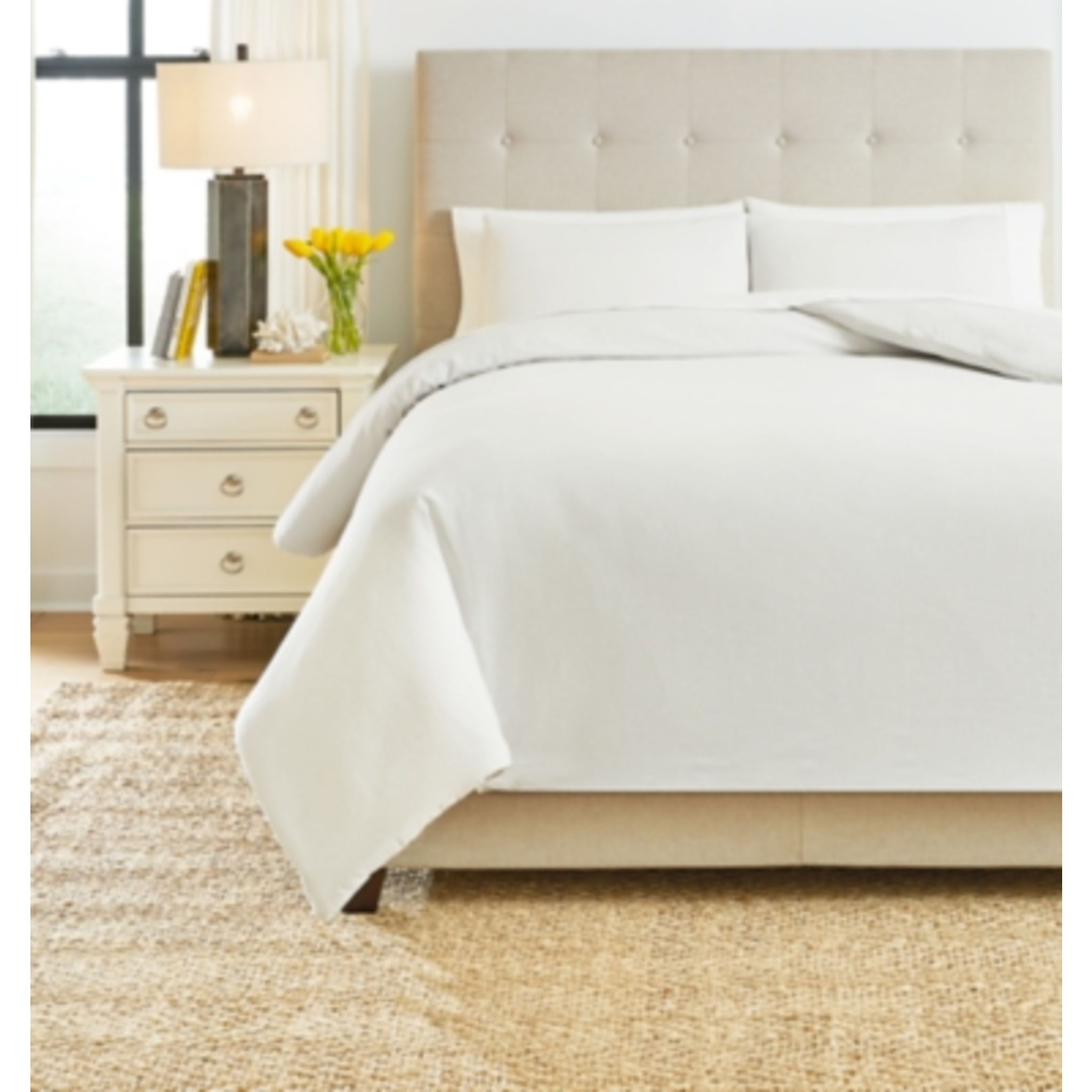 Eilena King Comforter Set - Image 2