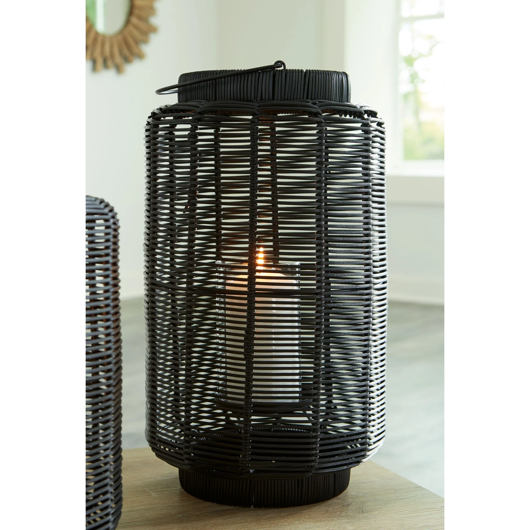 Evonne Lantern - Image 2