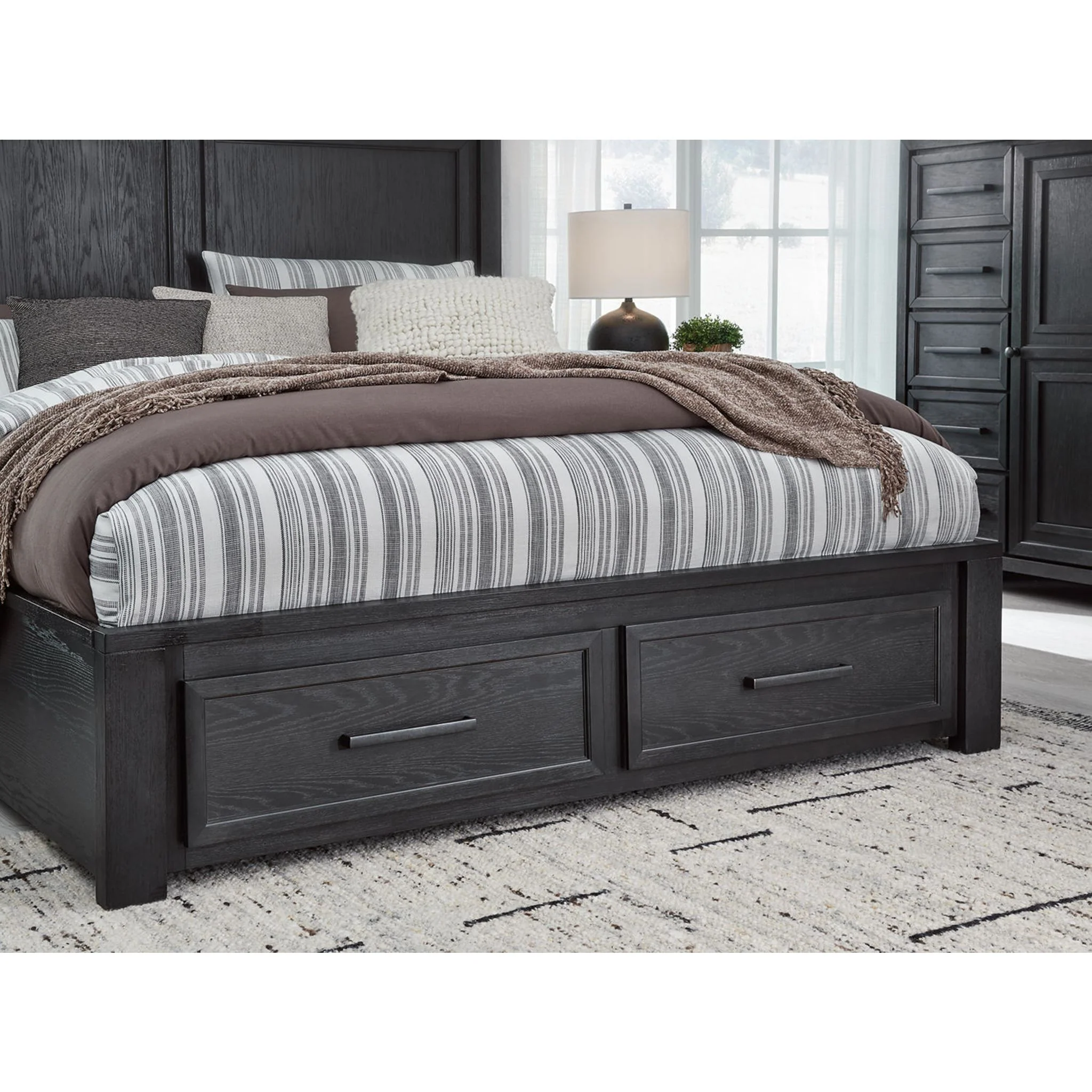 Foyland 5 Piece King Storage Bedroom - Black/Brown - Image 35