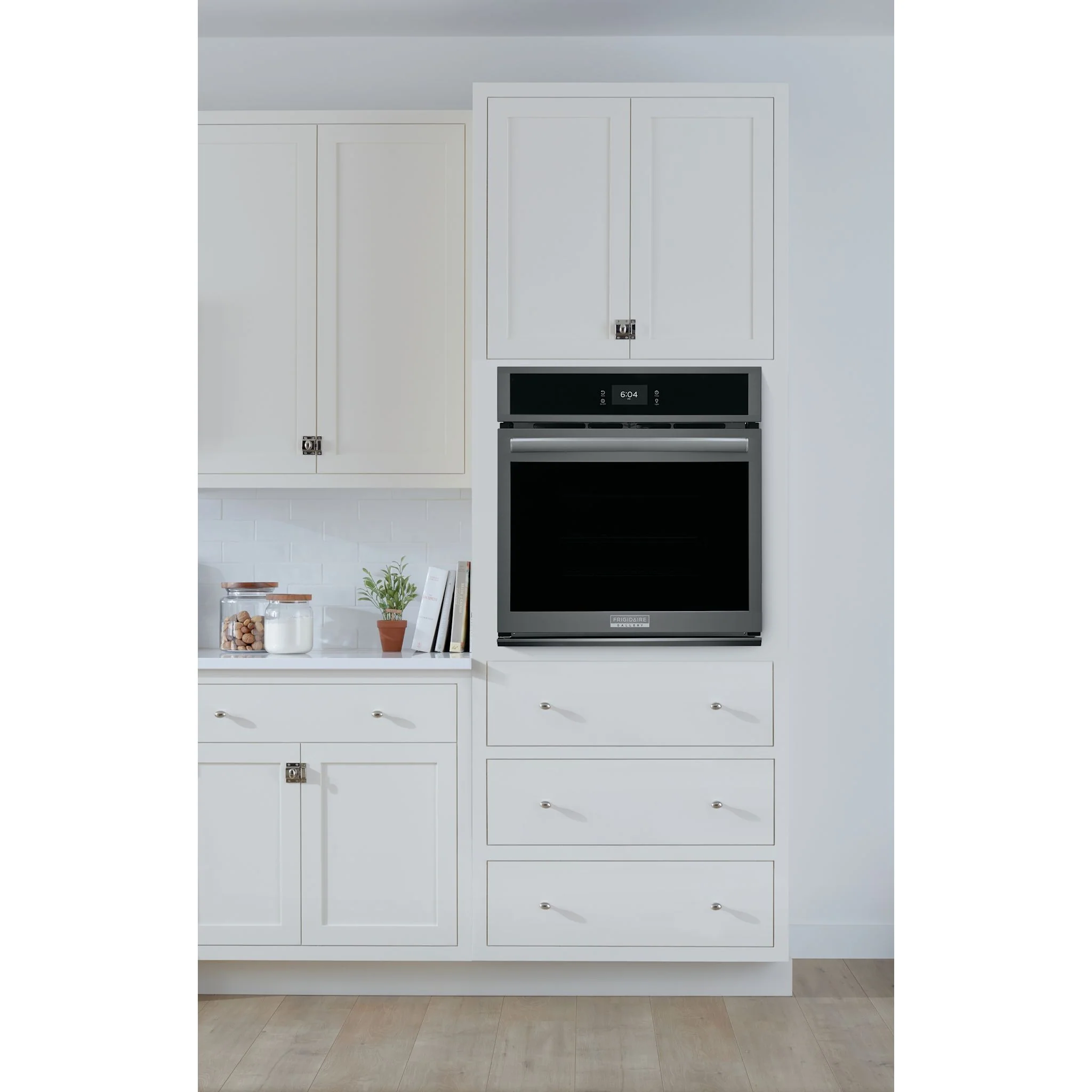 Frigidaire Gallery 27" Single Electric Wall Oven with Total Convection - Black Stainless ( GCWS2767AD ) - Image 10