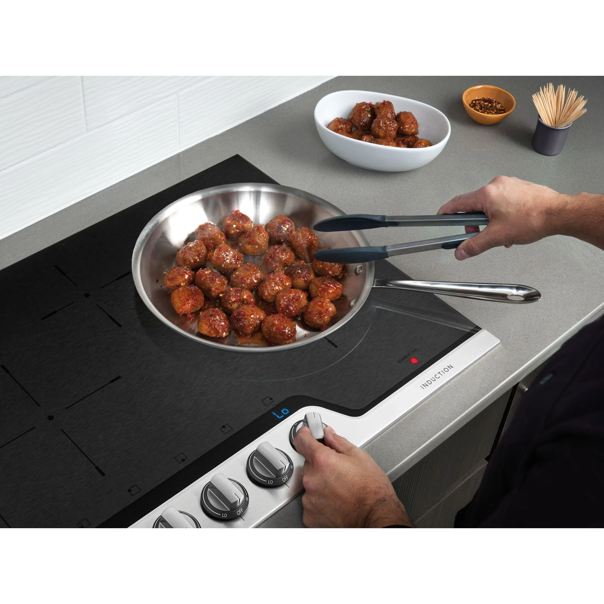 Frigidaire Professional 36" Induction Cooktop (FPIC3677RF) - Stainless Steel - Image 4