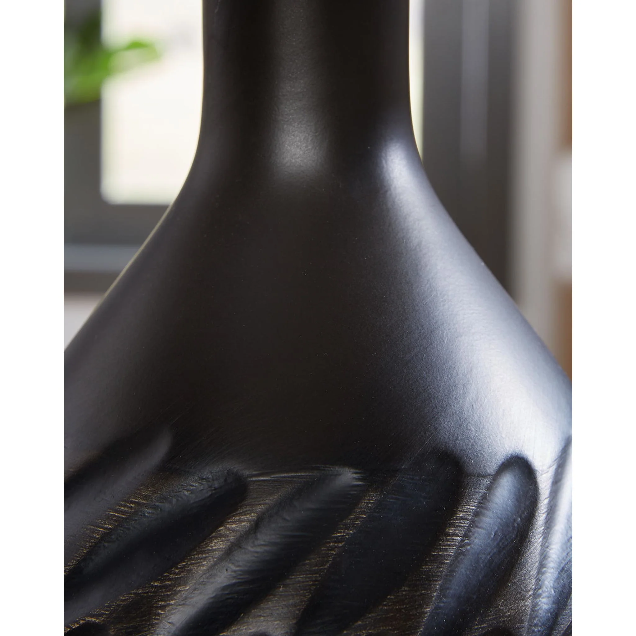Garinton Table Lamp 19.25" - Image 5