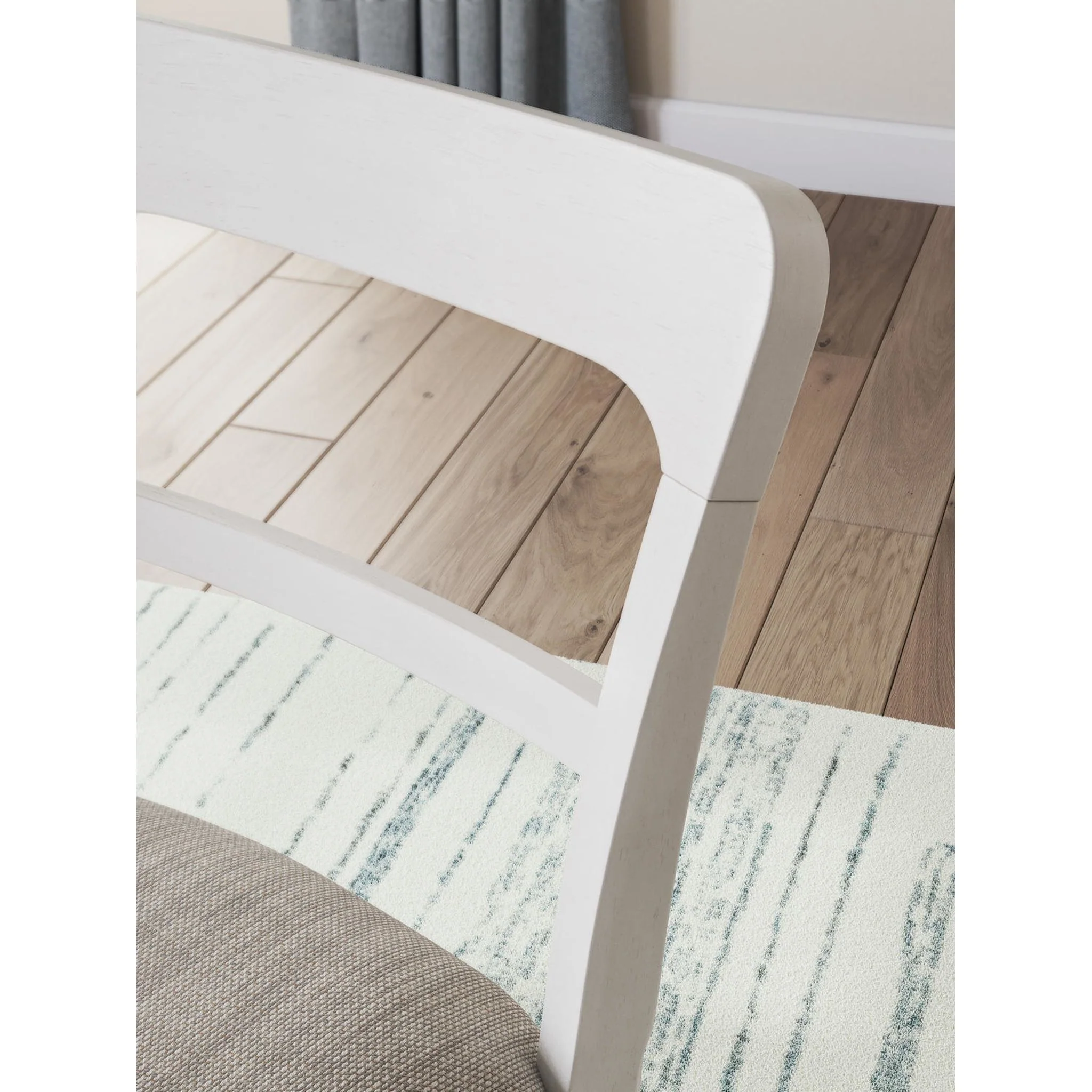 Greddinton Dining Set - Image 6