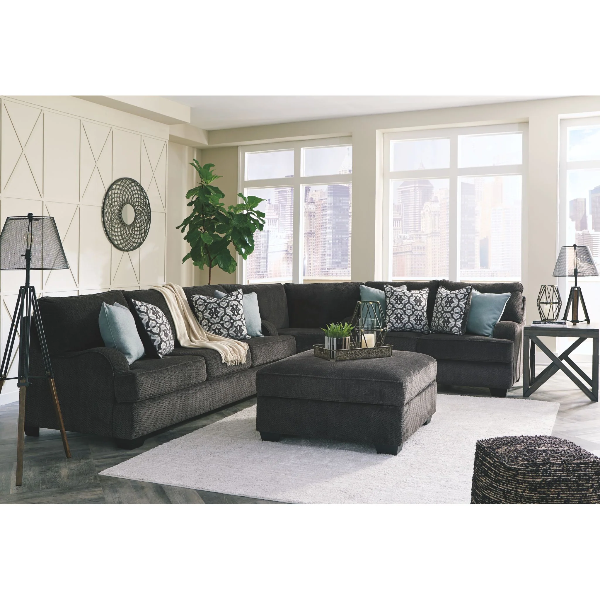 Haroflyn End Table - Gray - Image 3
