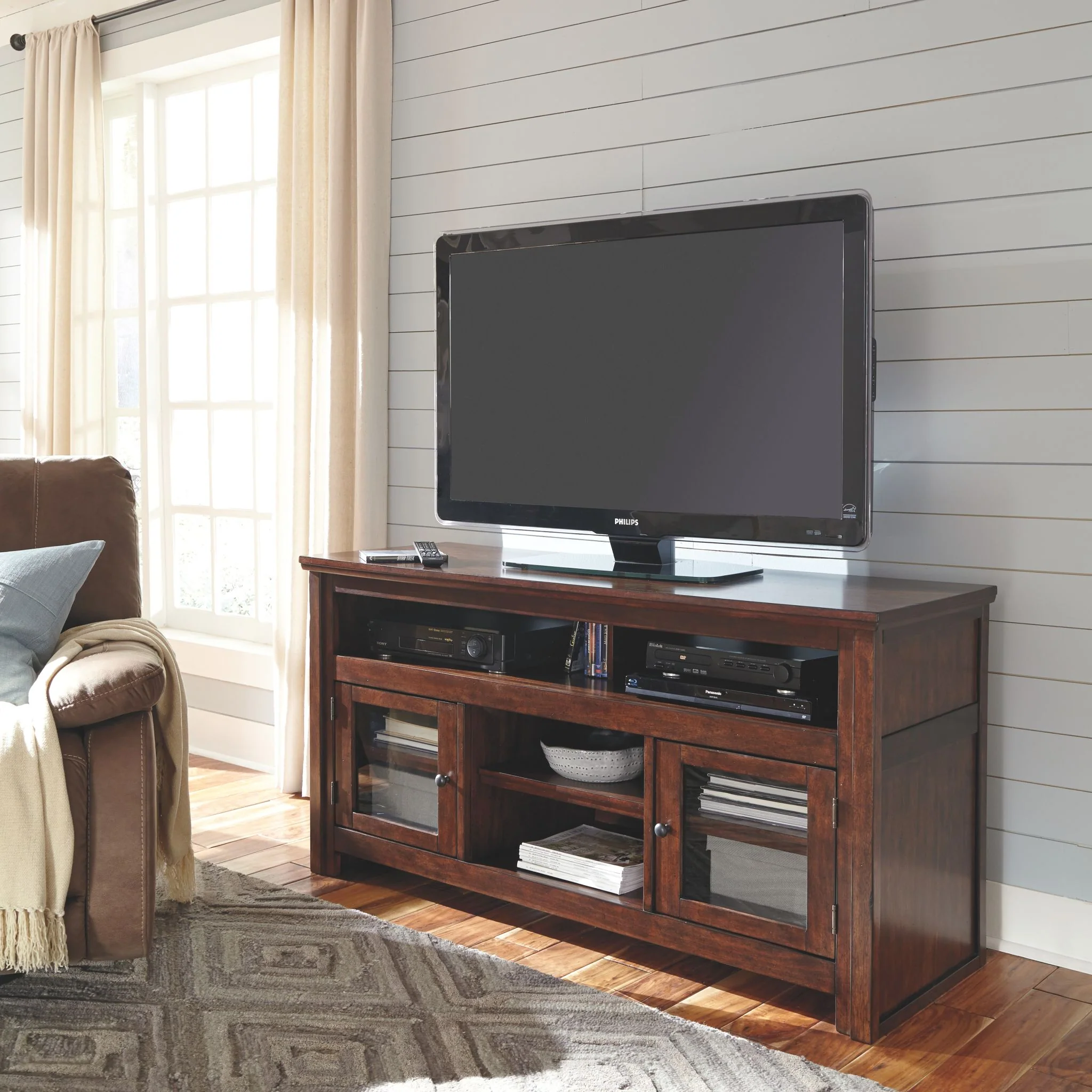 Harpan TV Stand - Reddish Brown - Image 3