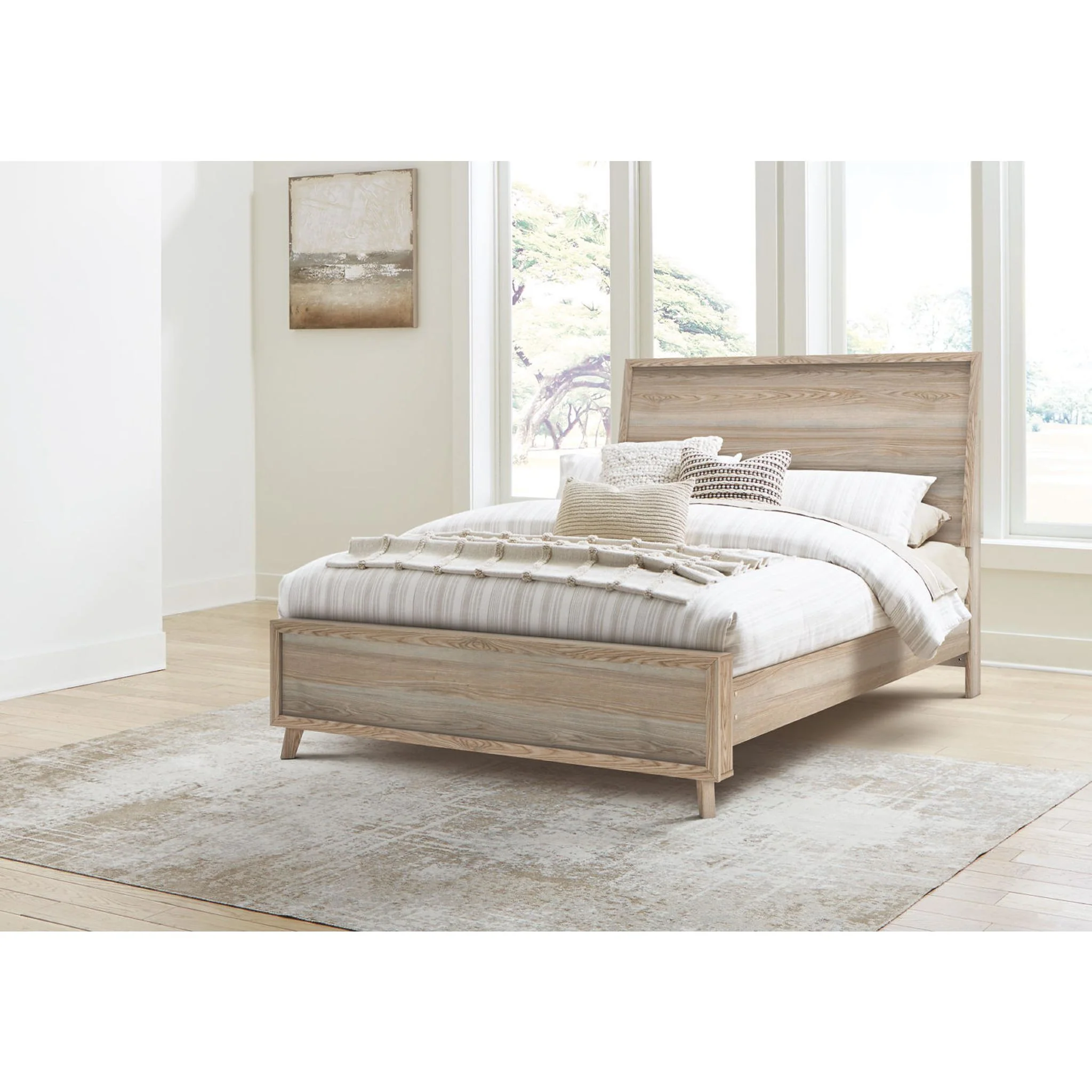 Hasbrick Platform Bed - Image 2