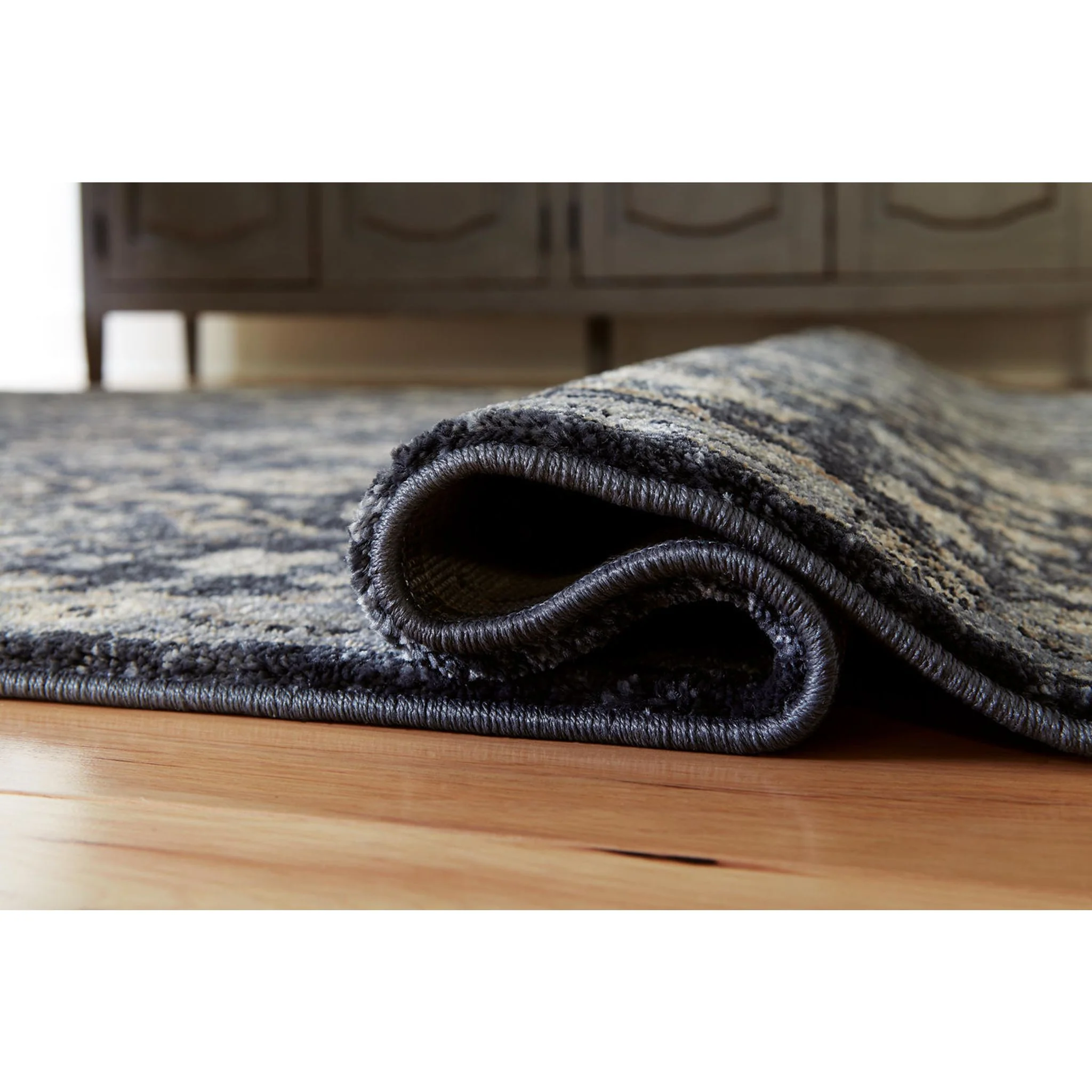 Hilcott Area Rug - 5'x7' - Image 6