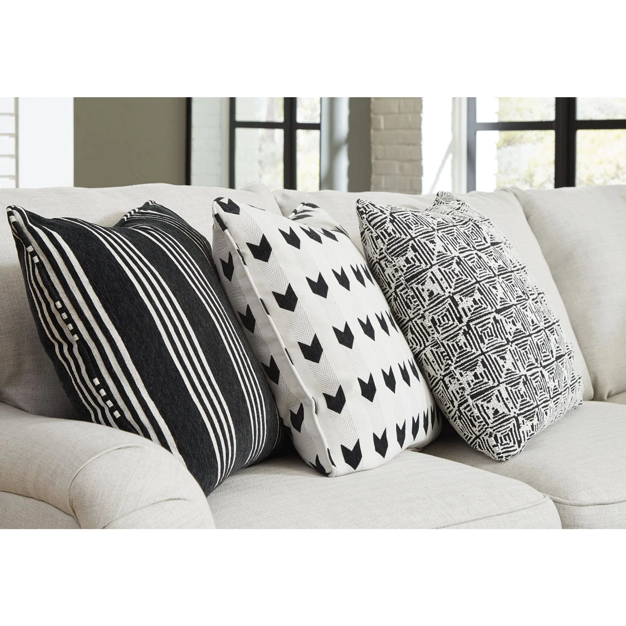 Huntsworth 5 Piece Sectional with Chaise - Image 5