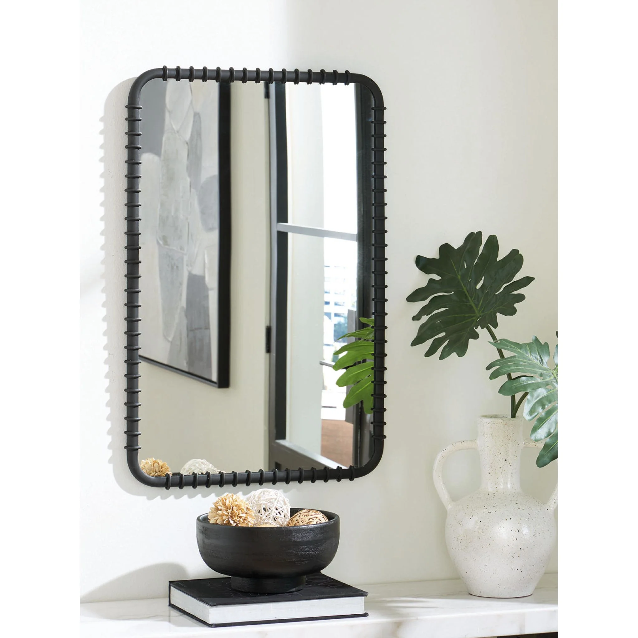 Judlow Accent Mirror 24.00" x 36.00" - Image 2