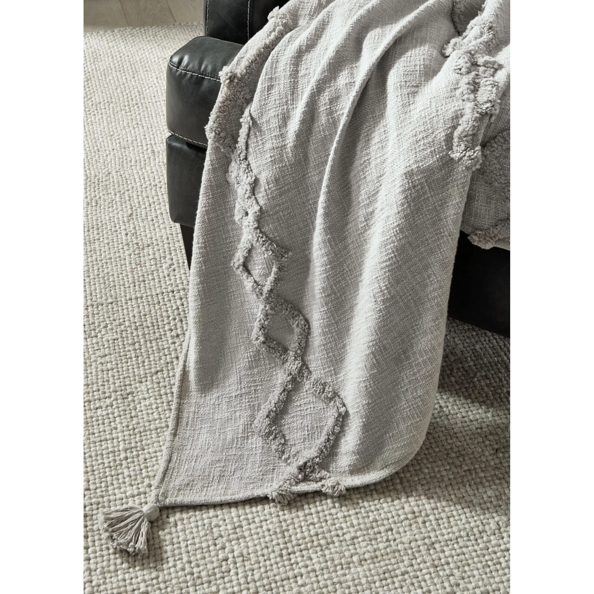 Kassidy Throw 50.00" - Image 3