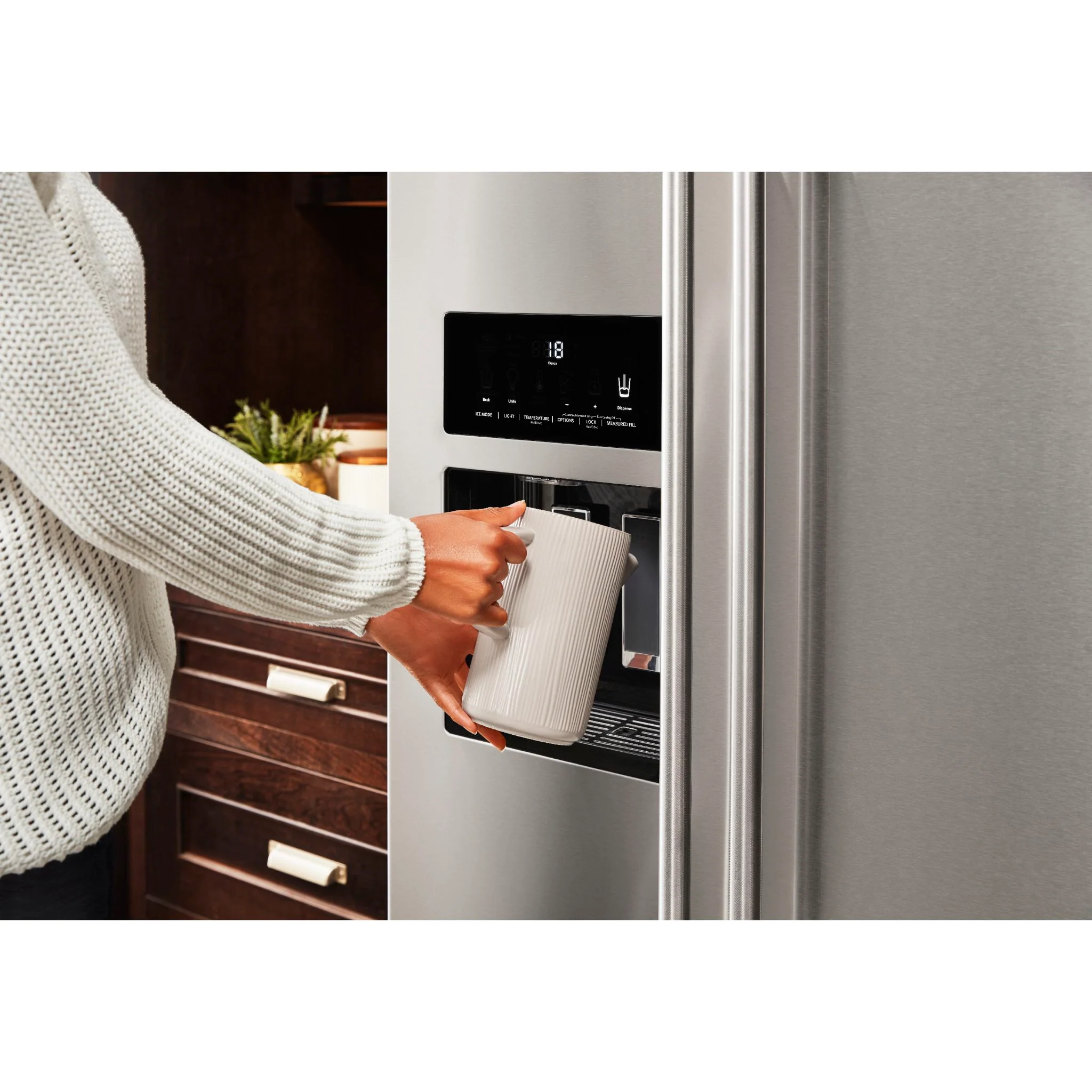 KitchenAid 24.8 cu.. ft. Side-by-Side Refrigerator with Exterior Ice and Water and PrintShield finish - Stainless Steel (KRSF705HPS) - Image 18