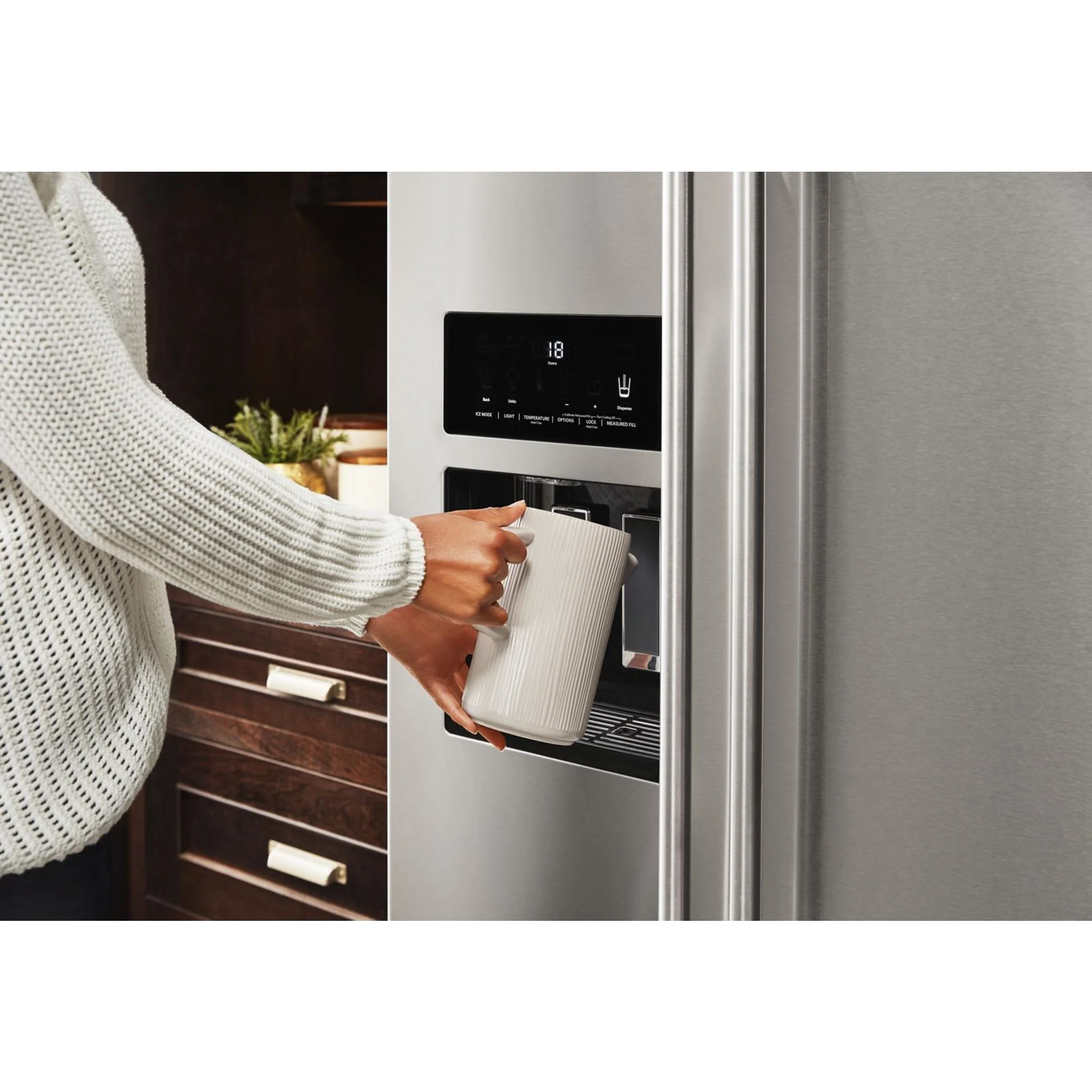 KitchenAid 24.8 cu.. ft. Side-by-Side Refrigerator with Exterior Ice and Water and PrintShield finish - Stainless Steel (KRSF705HPS) - Image 24