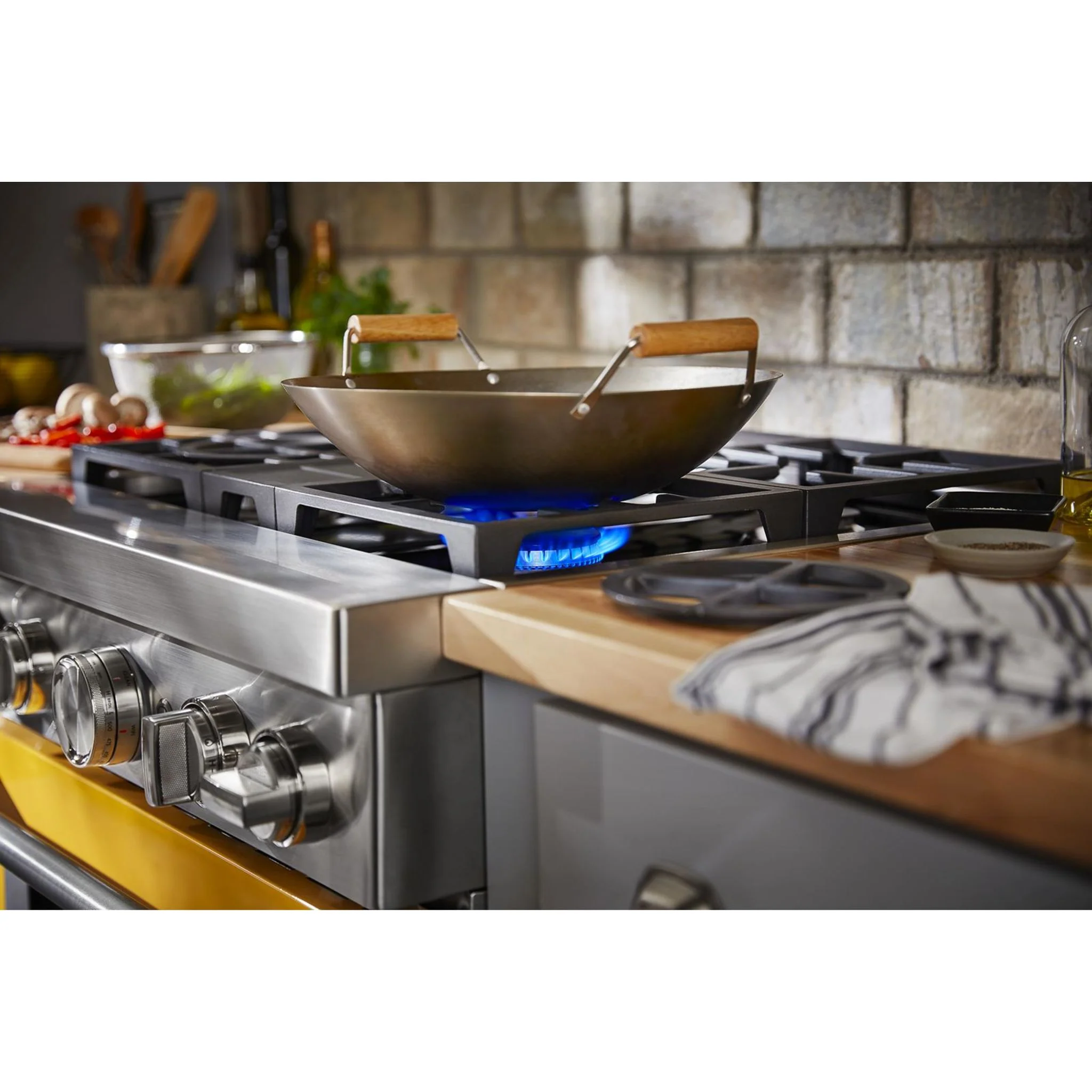 KitchenAid 30'' Smart Commercial-Style Dual Fuel Range with 4 Burners - Yellow Pepper (KFDC500JYP) - Image 26