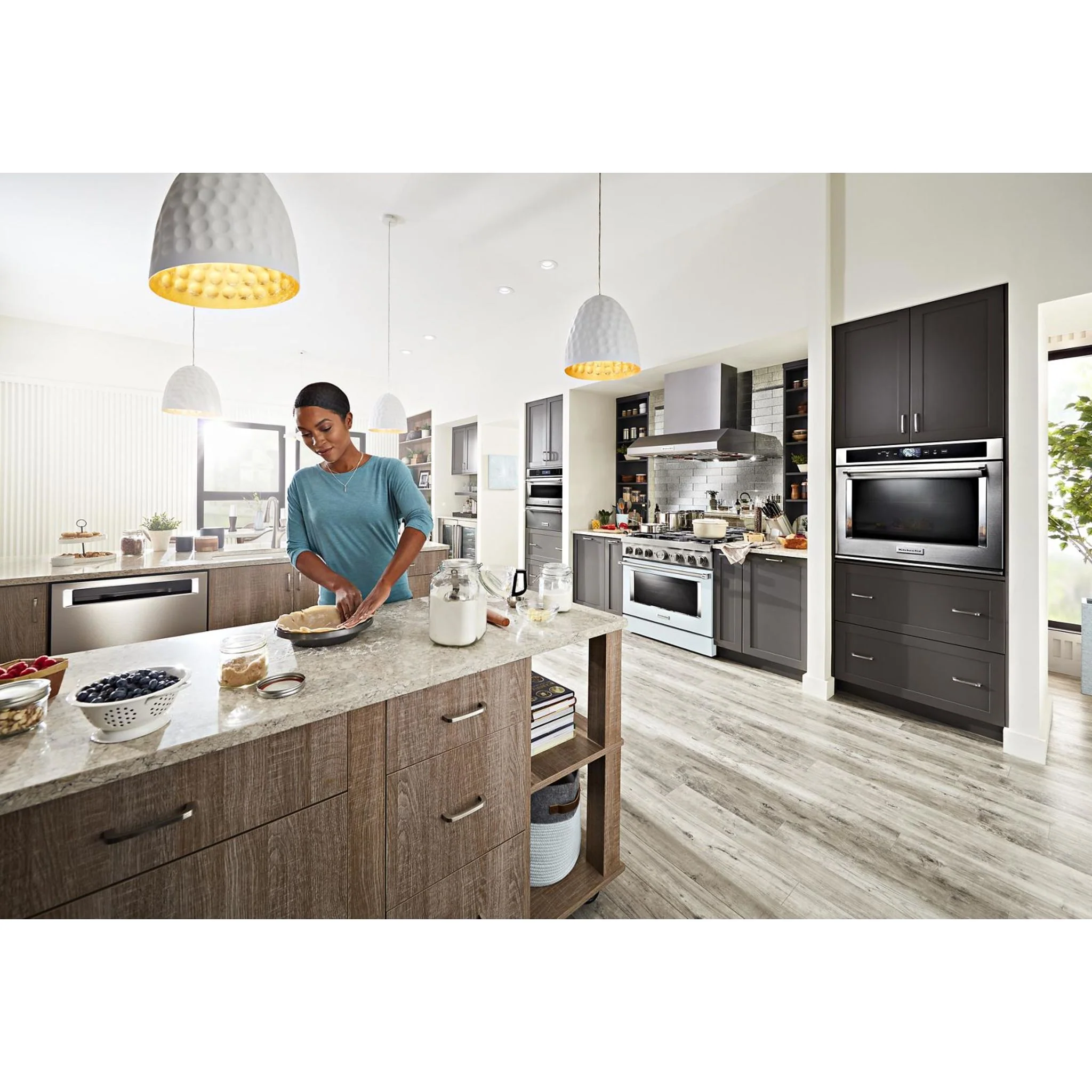 KitchenAid 36'' Smart Commercial-Style Dual Fuel Range with 6 Burners - Misty Blue (KFDC506JMB) - Image 28