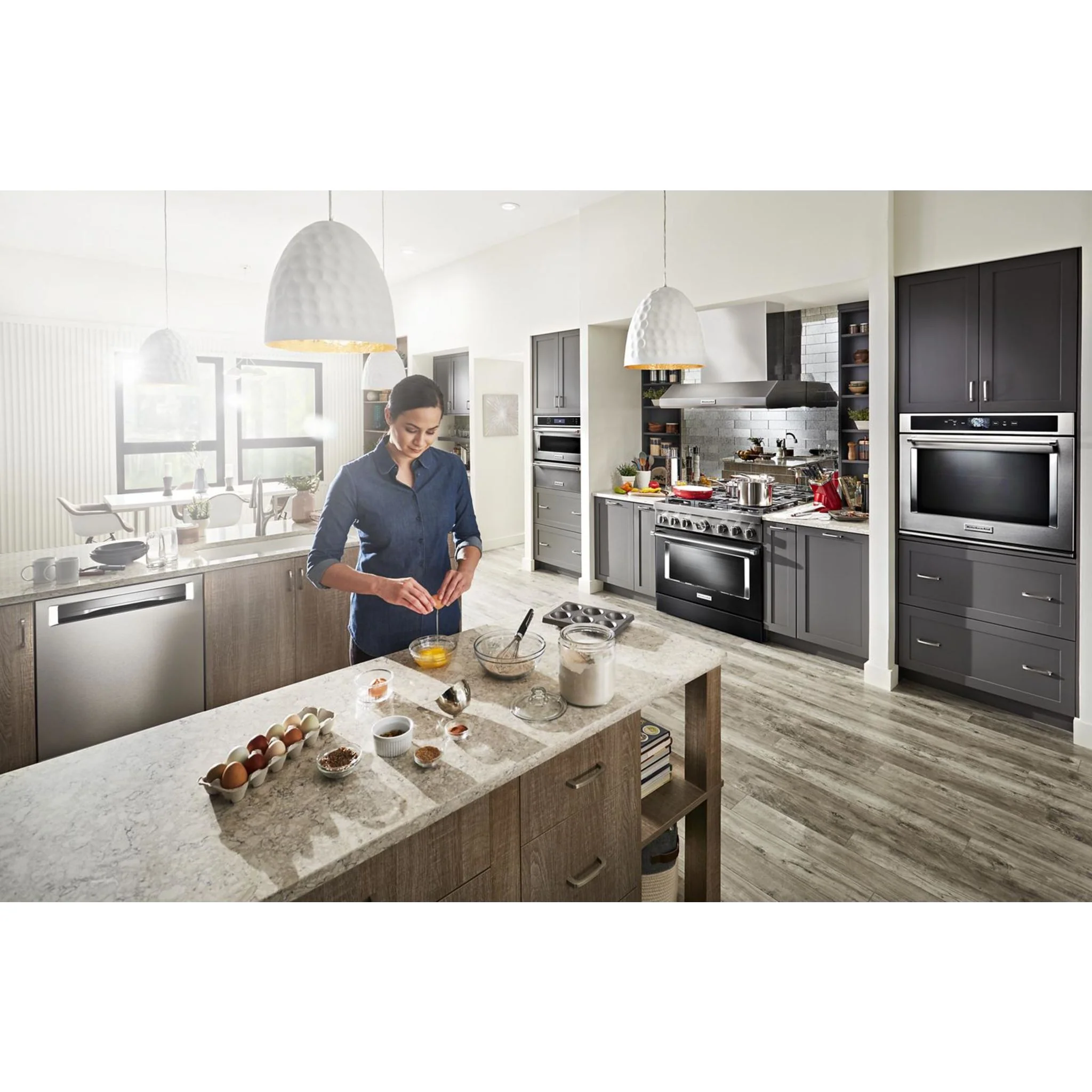 KitchenAid 36'' Smart Commercial-Style Gas Range with 6 Burners - Imperial Black (KFGC506JBK) - Image 31