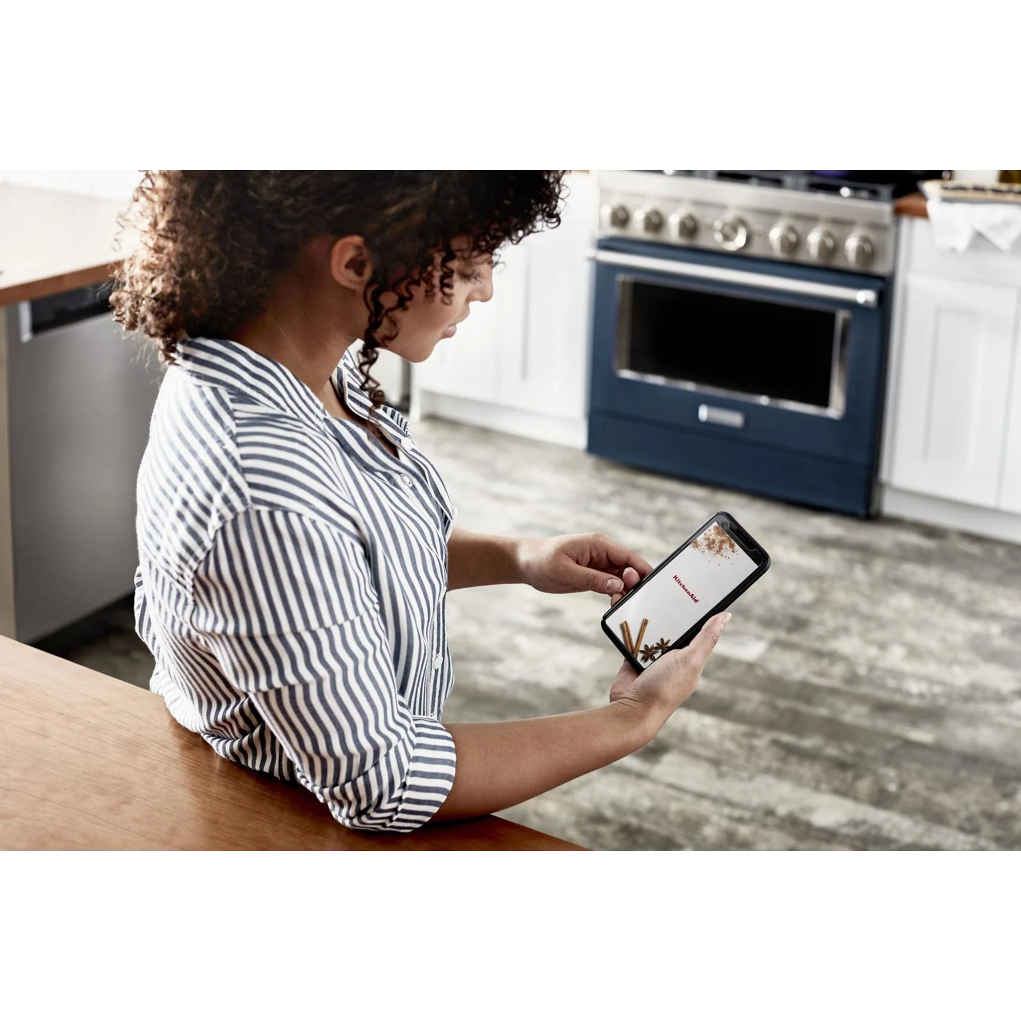 KitchenAid 36'' Smart Commercial-Style Gas Range with 6 Burners - Ink Blue (KFGC506JIB) - Image 44
