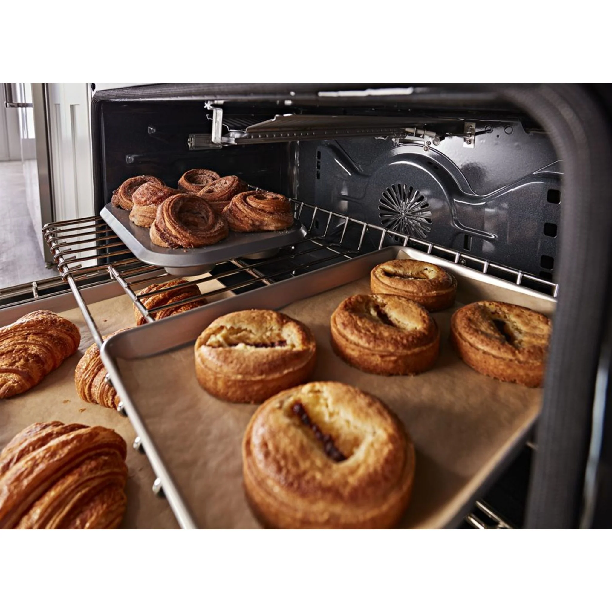 KitchenAid 36'' Smart Commercial-Style Gas Range with 6 Burners - Milkshake (KFGC506JMH) - Image 44