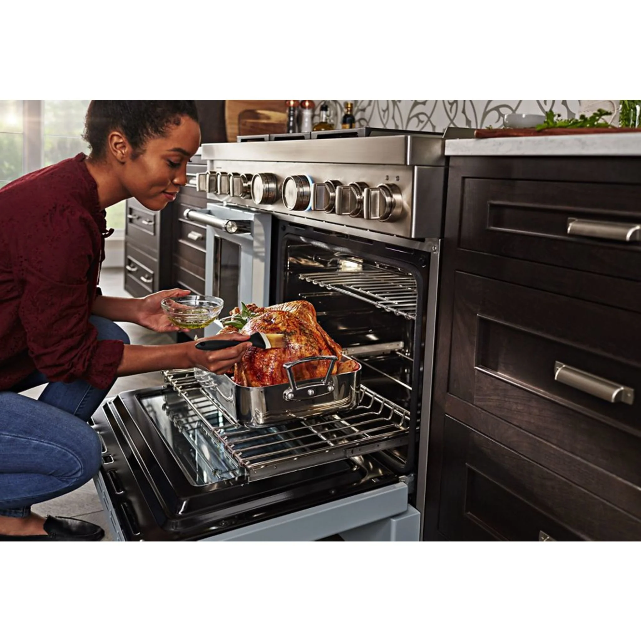 KitchenAid 36'' Smart Commercial-Style Gas Range with 6 Burners - Milkshake (KFGC506JMH) - Image 53