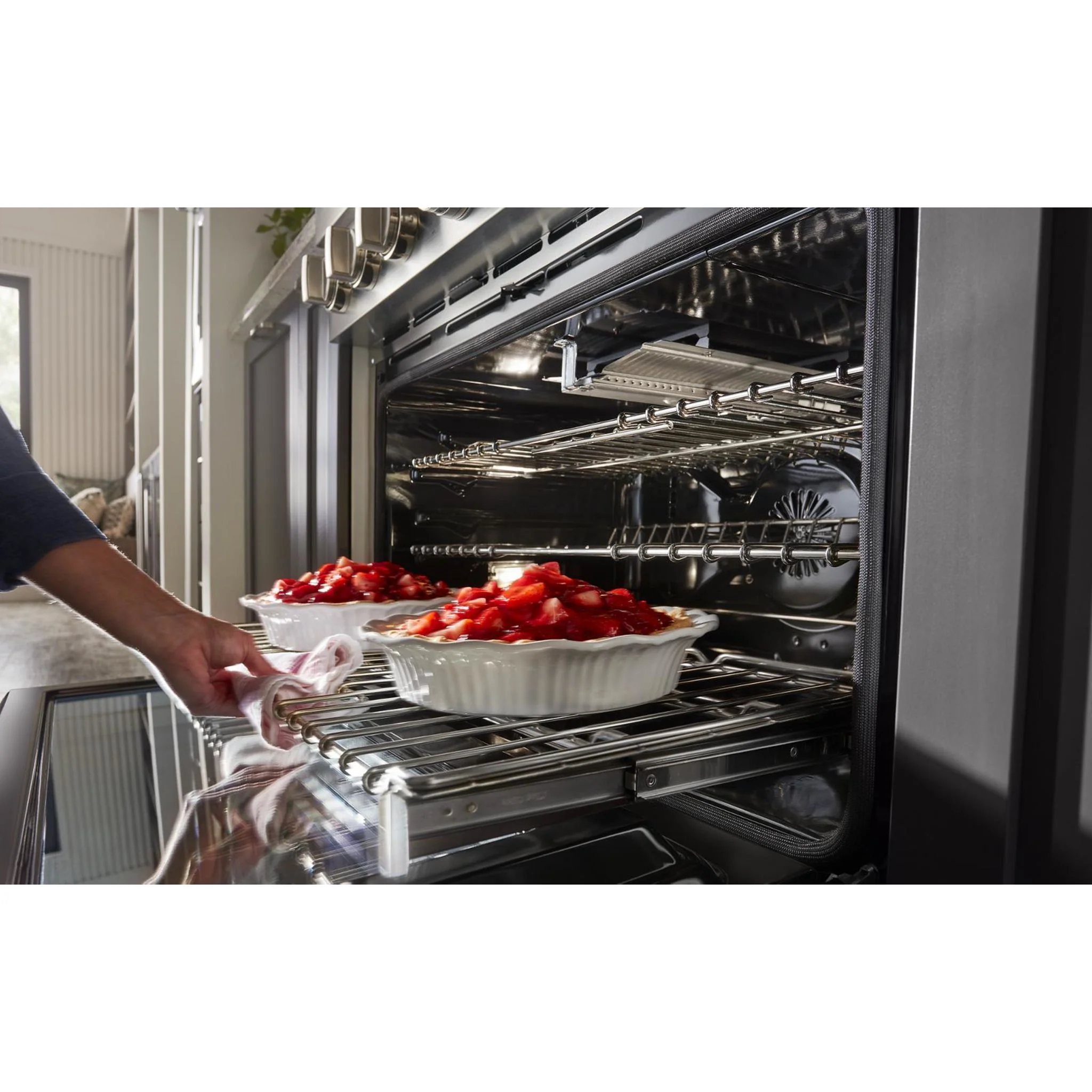 KitchenAid 36'' Smart Commercial-Style Gas Range with 6 Burners - Passion Red (KFGC506JPA) - Image 63