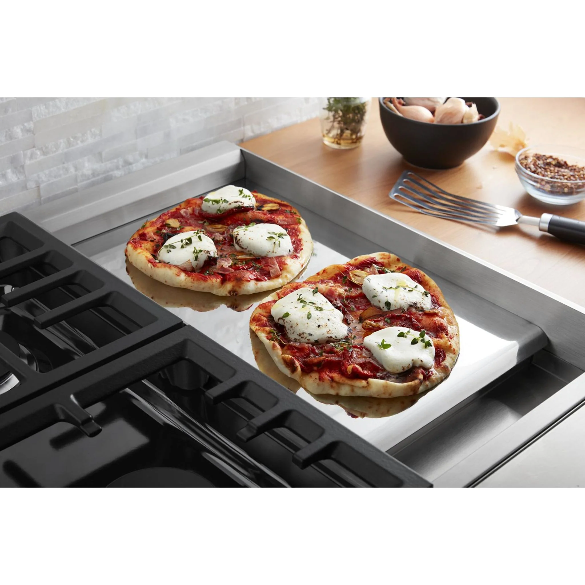 KitchenAid 48'' Smart Commercial-Style Dual Fuel Range with Griddle - Stainless Steel (KFDC558JSS) - Image 26