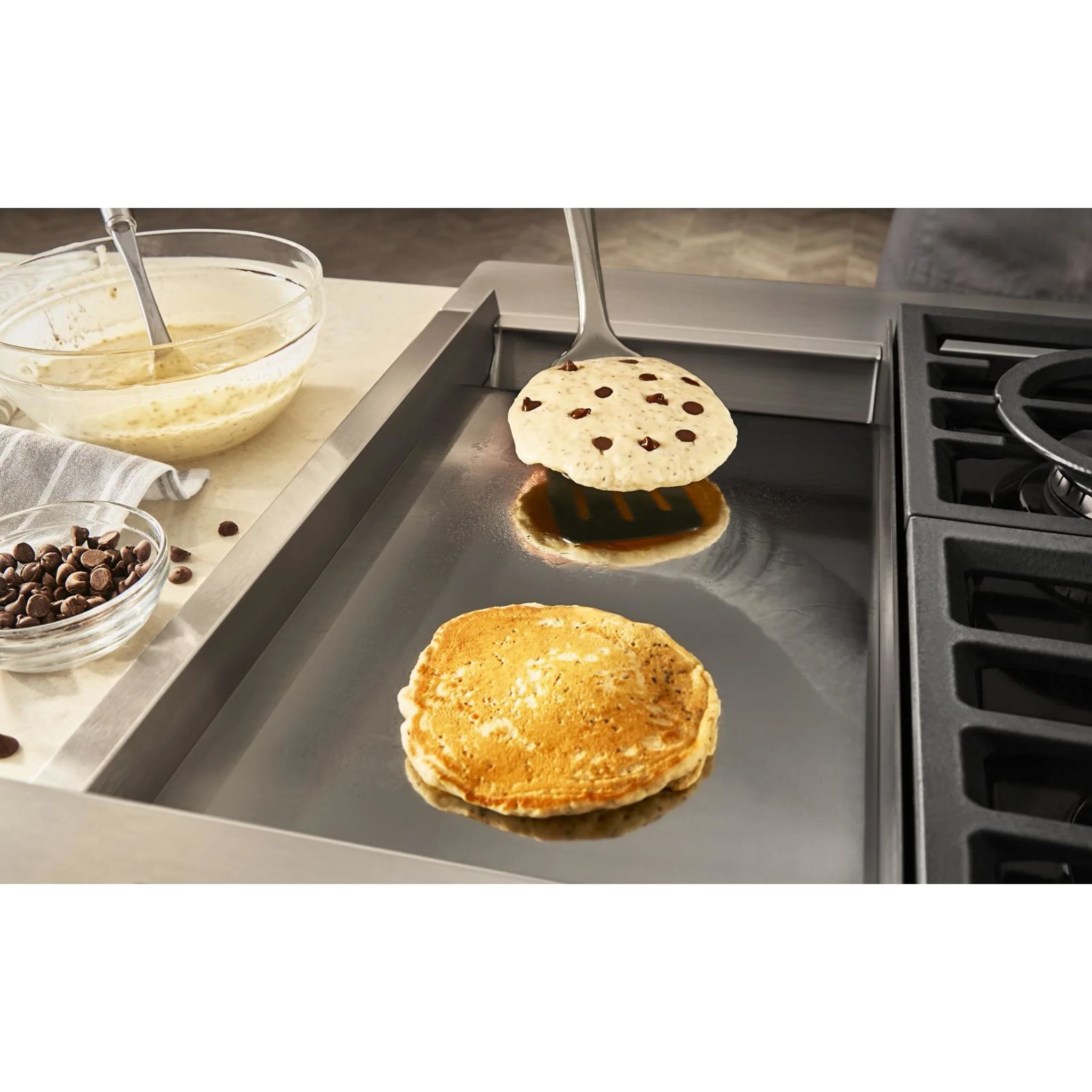 KitchenAid 48'' Smart Commercial-Style Gas Range with Griddle - Yellow Pepper (KFGC558JYP) - Image 33
