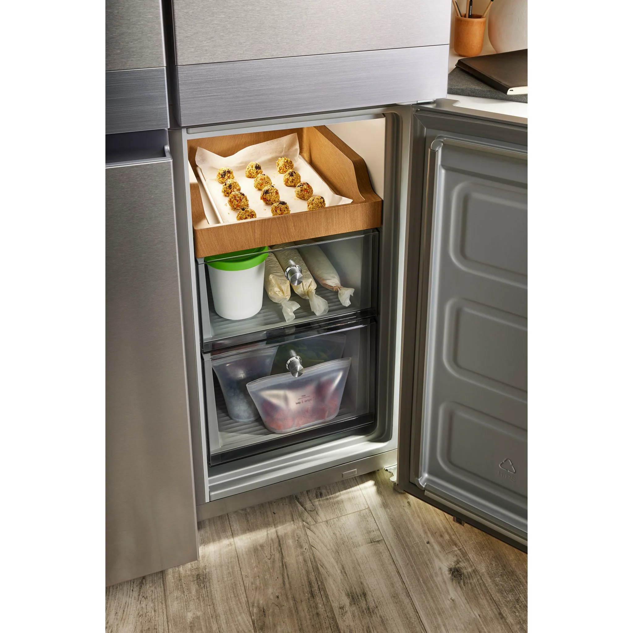 KitchenAid 19.4 cu. ft. 36-inch wide Counter-Depth 4-Door Refrigerator with PrintShieldFinish -PrintShield™ Stainless Finish (KRQC506MPS) - Image 8