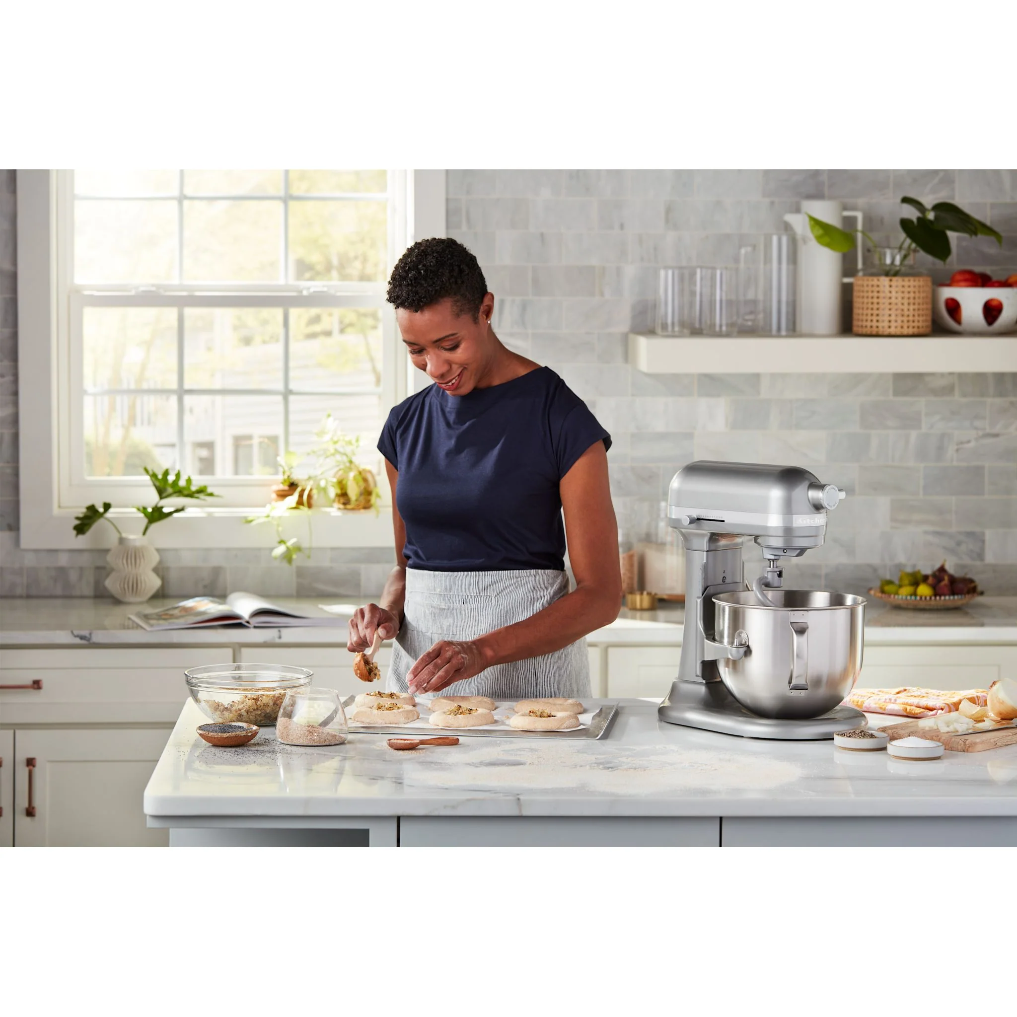 KitchenAid® 7 Quart Bowl-Lift Stand Mixer - Silver (KSM70SKXXCU) - Image 4