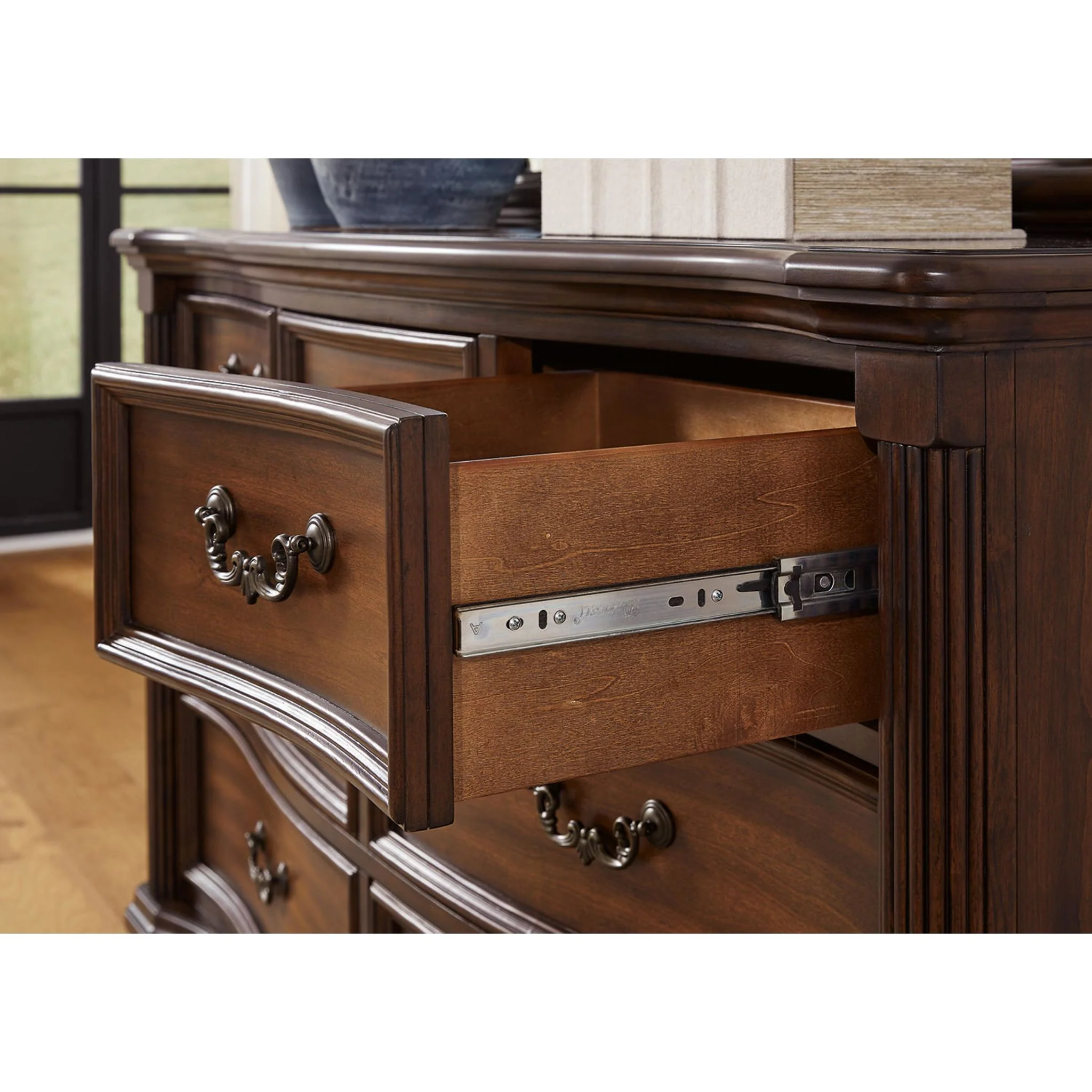 Lavinton 6 Piece Queen Poster Bedroom - Brown - Image 16
