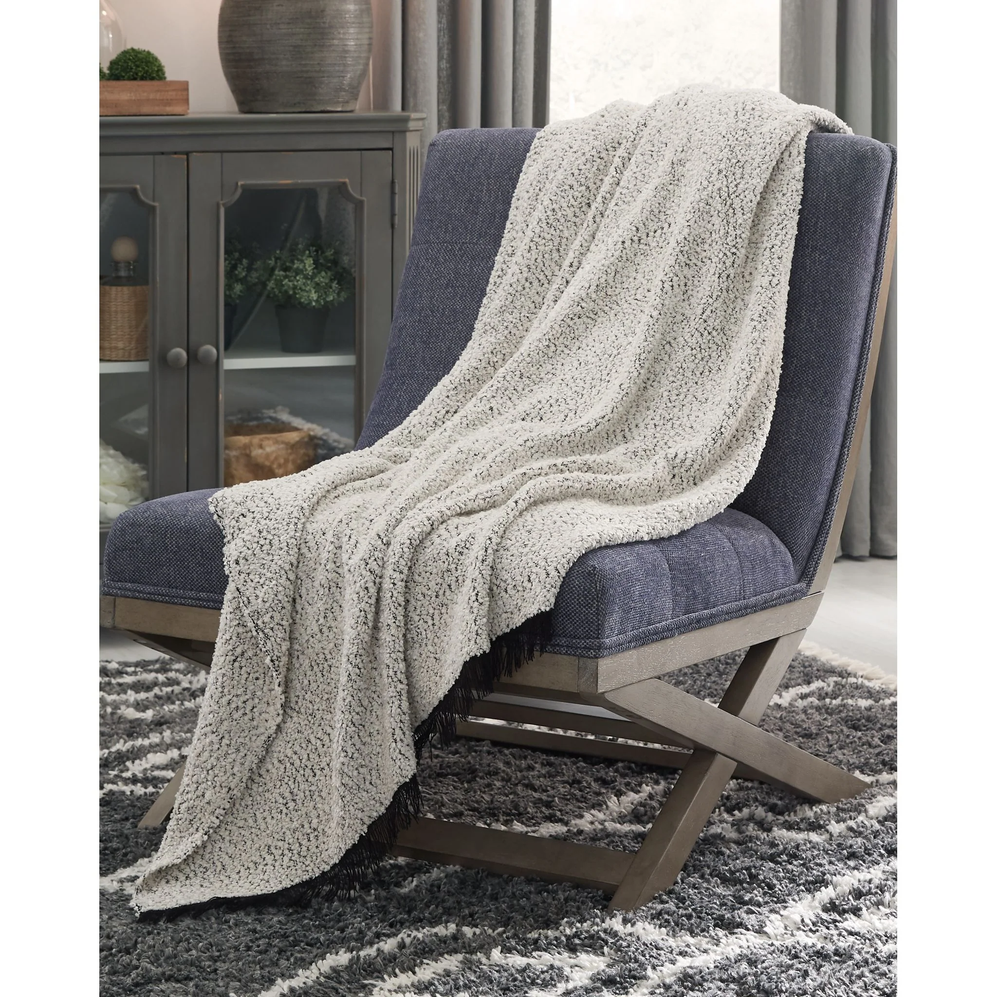 Leonita Throw 50.00" - Image 2