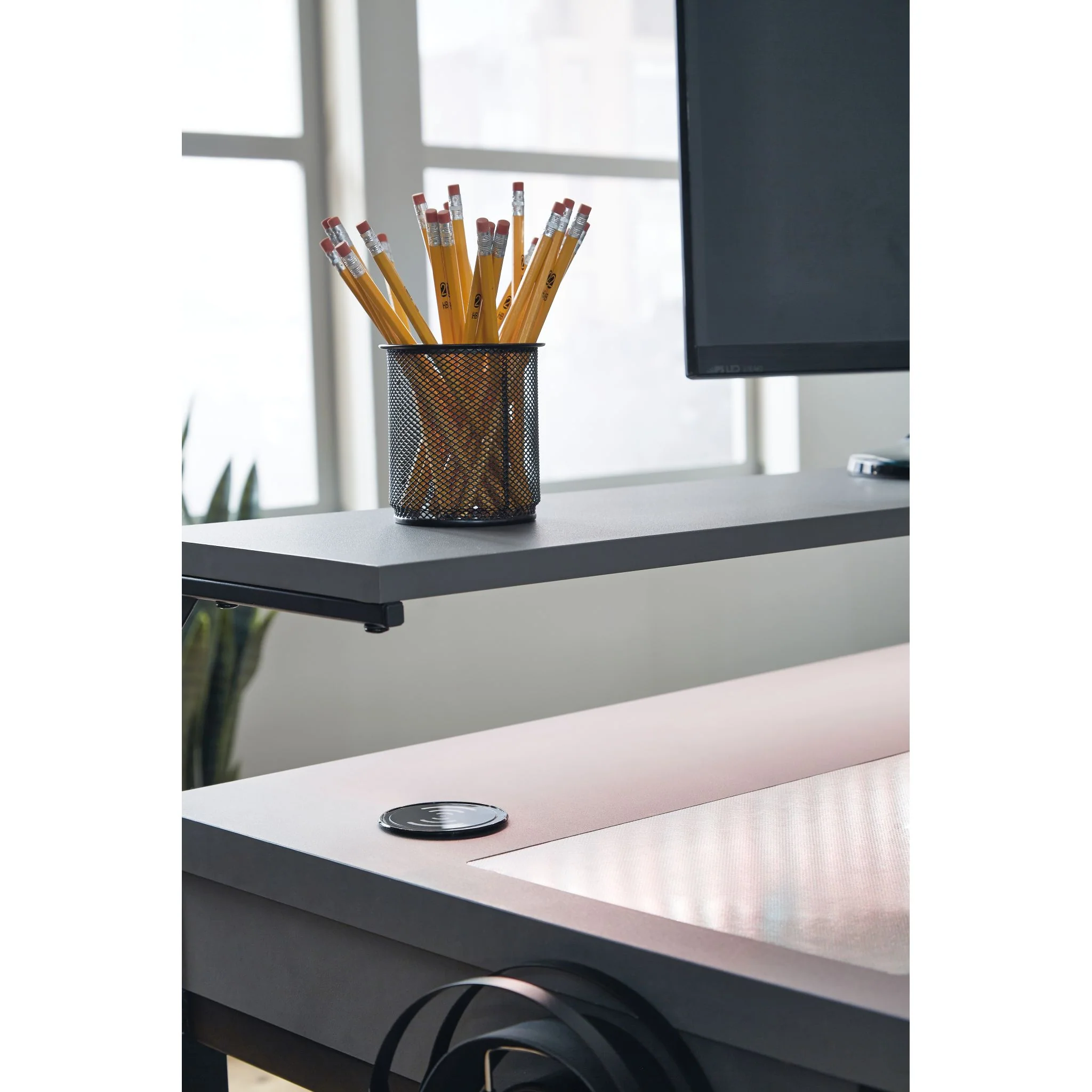 Lynxtyn Desk - Two-tone - Image 7