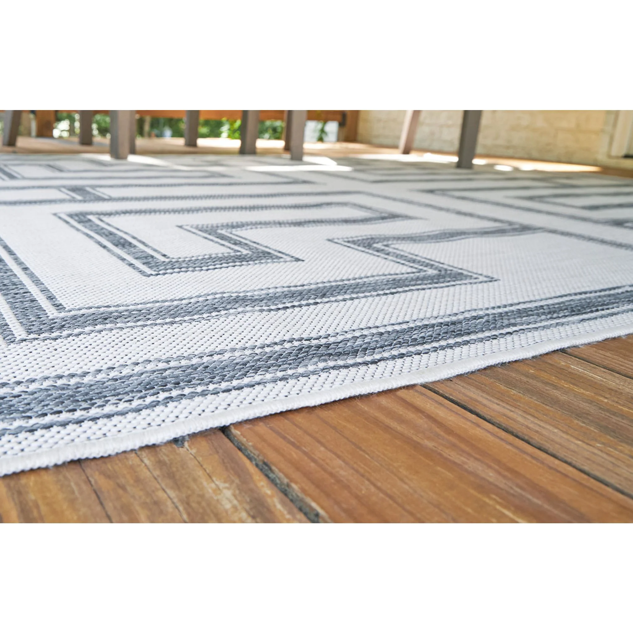 Matinwood Area Rug - Image 3