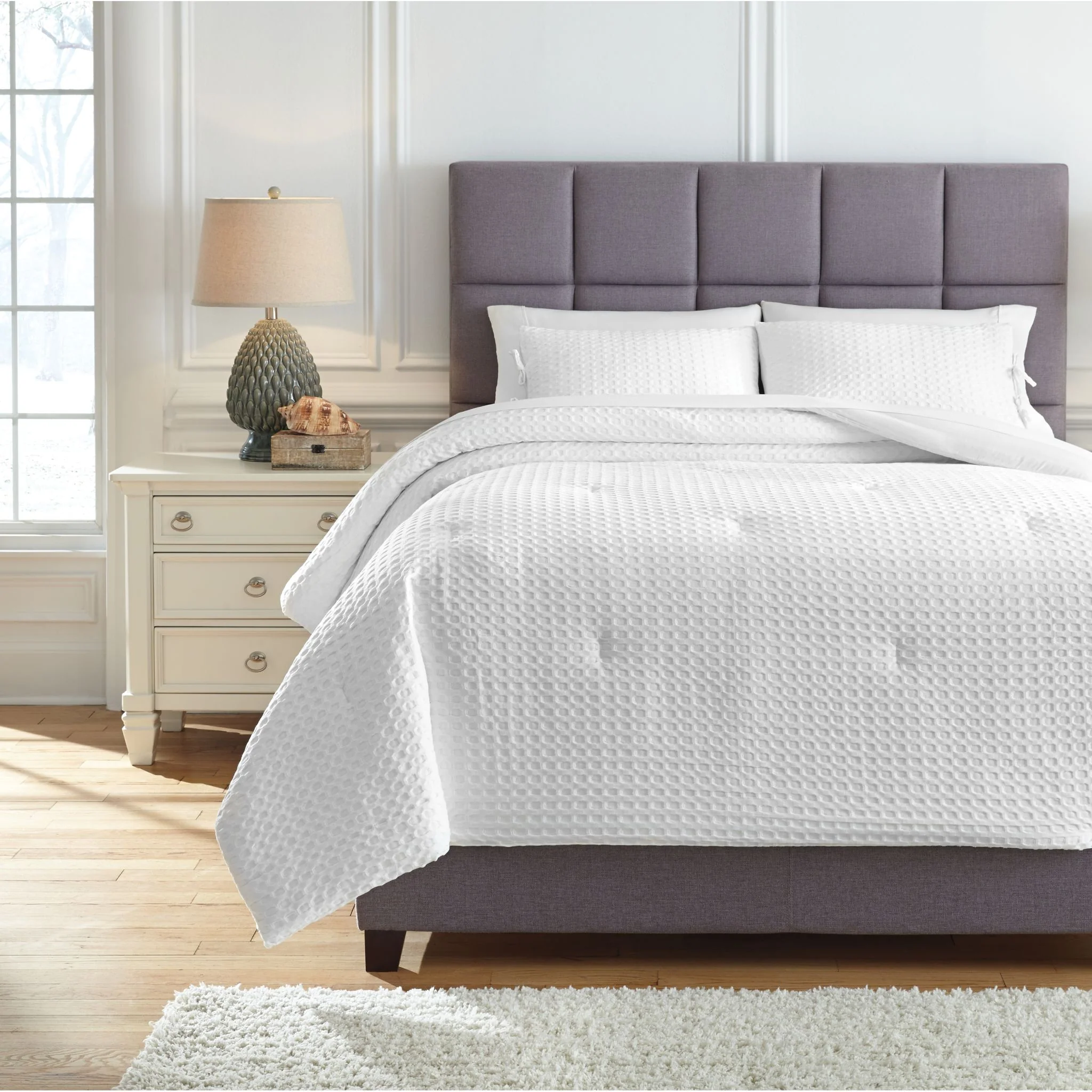 Maurilio King Comforter Set - King